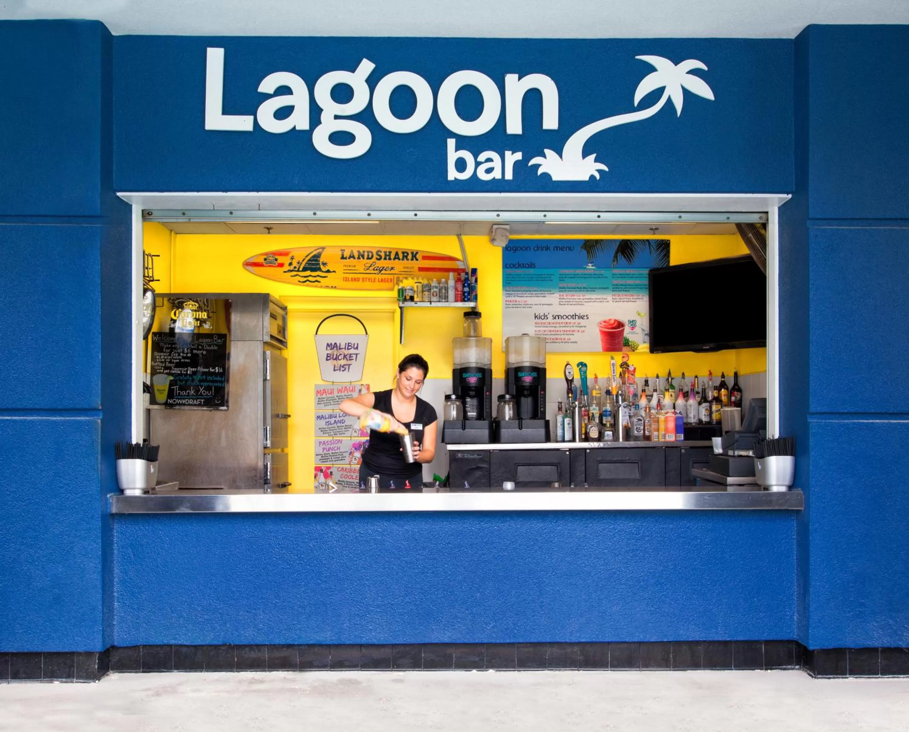 Lounge or bar in Holiday Inn Resort Orlando Suites - Waterpark by IHG