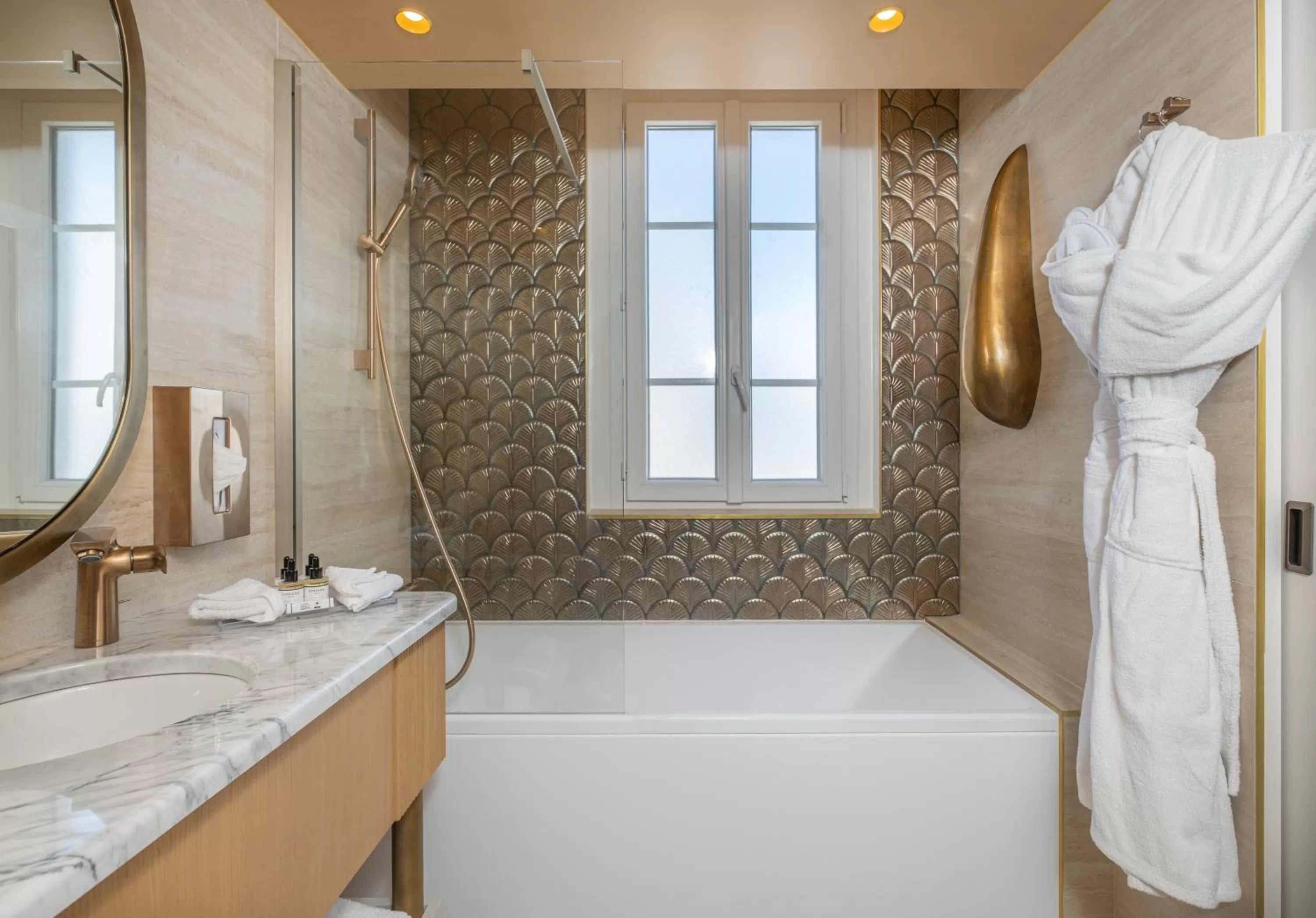 Bathroom in Hôtel Le Monna Lisa by Inwood Hotels