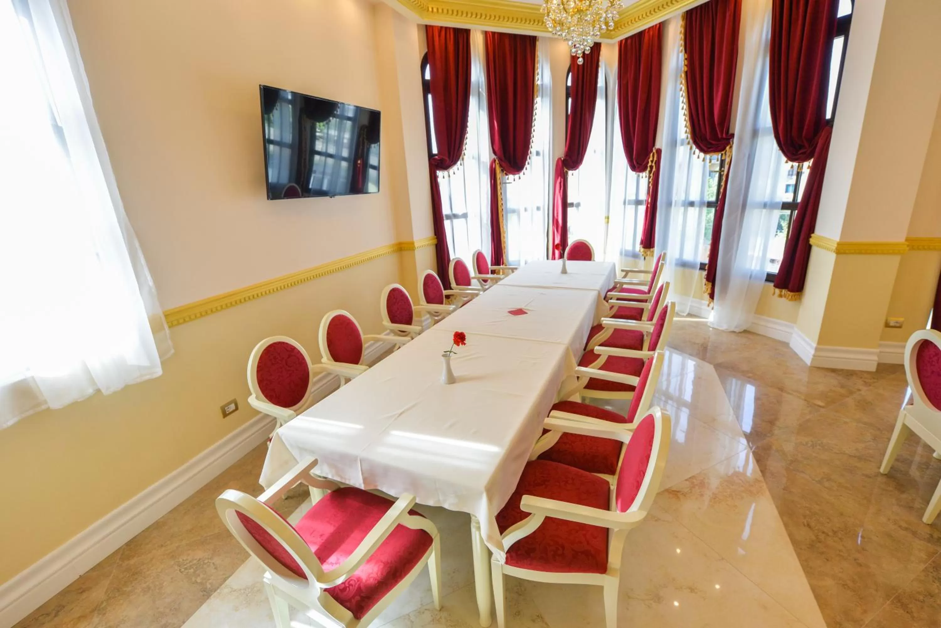 Restaurant/places to eat in Luani ARTE