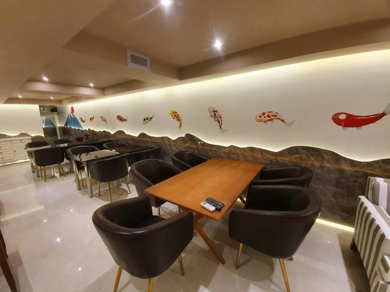 Restaurant/places to eat in Saigon By Night Luxury Hotel