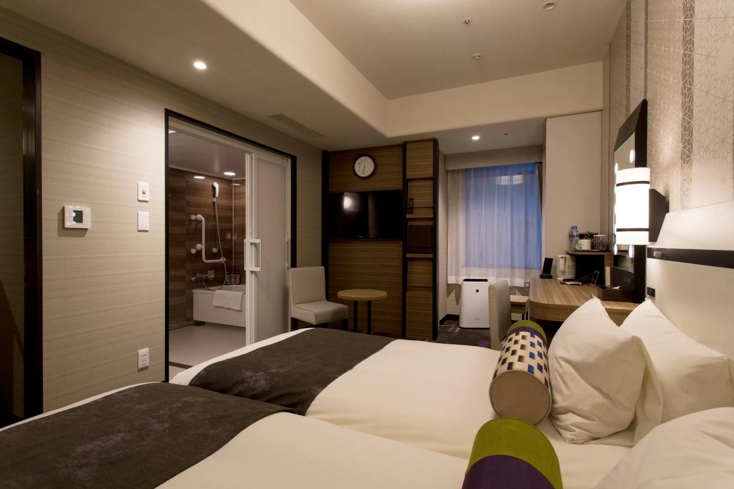 Photo of the whole room, Bed in Hotel Monterey Le Frere Osaka