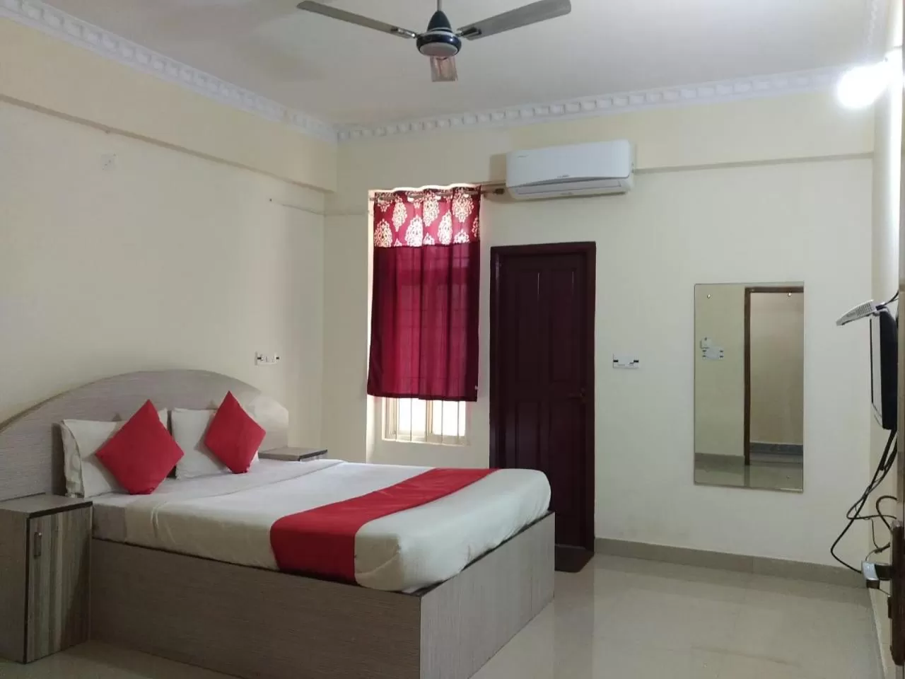 Bedroom in Srinivasa Residency