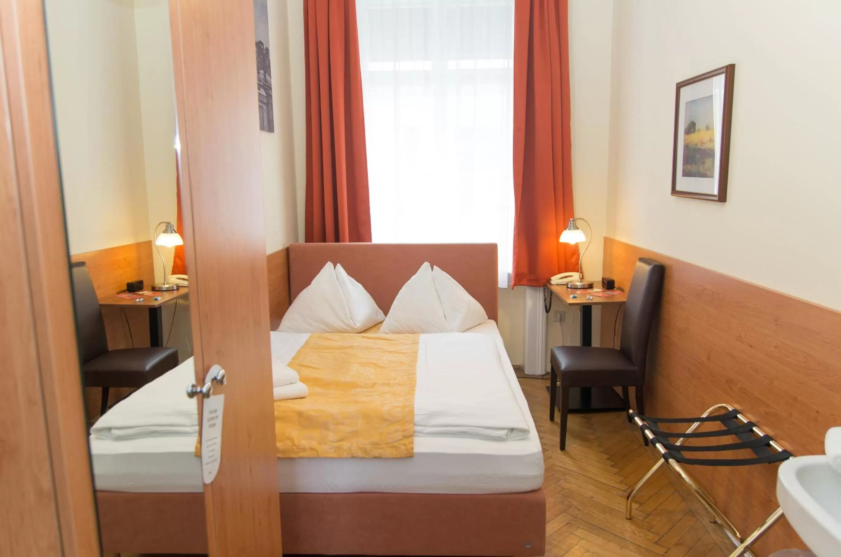 Photo of the whole room, Bed in Pension Lehrerhaus