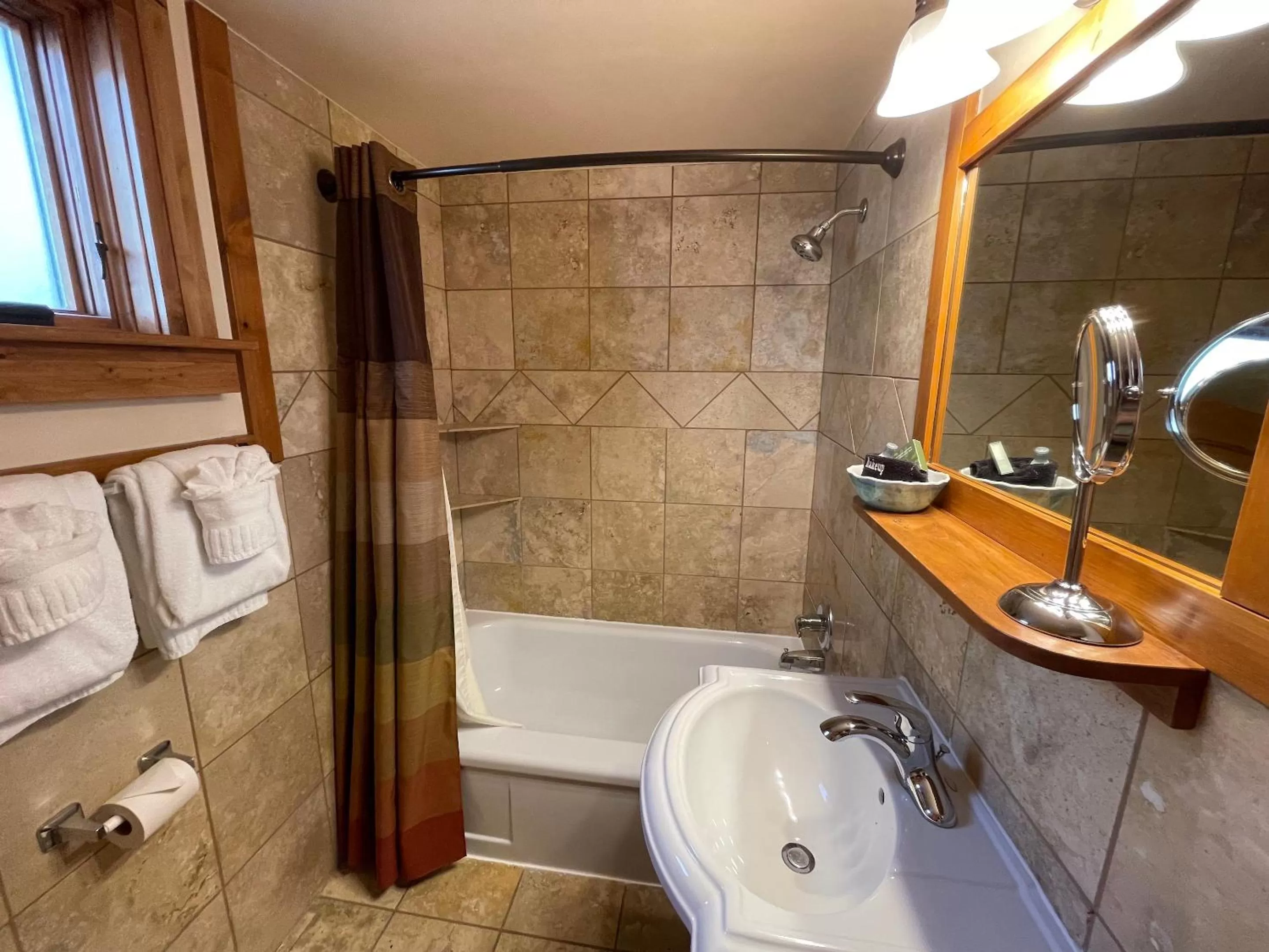 Shower in Silver Moon Inn