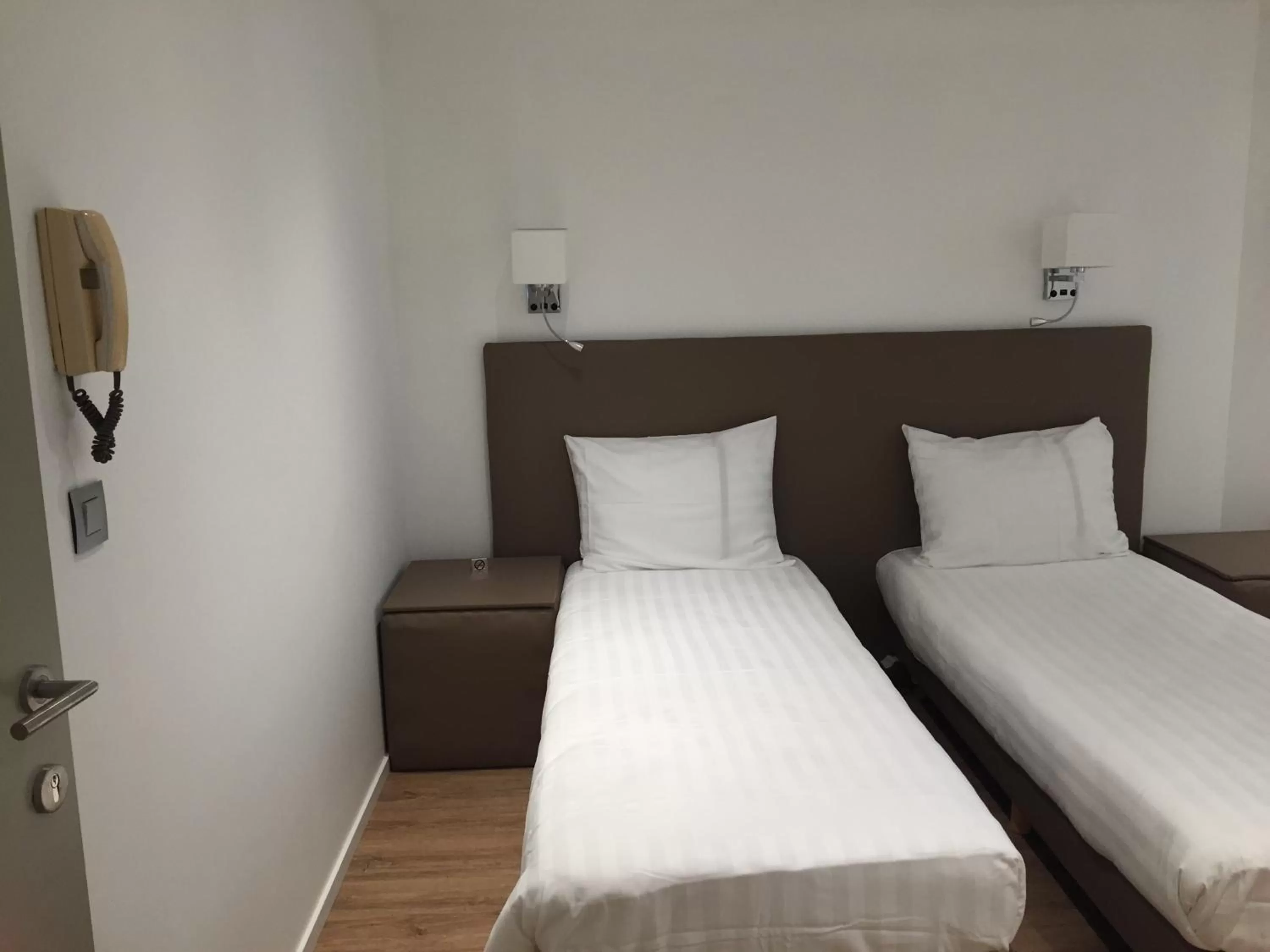 Bed in Shelter-rooms