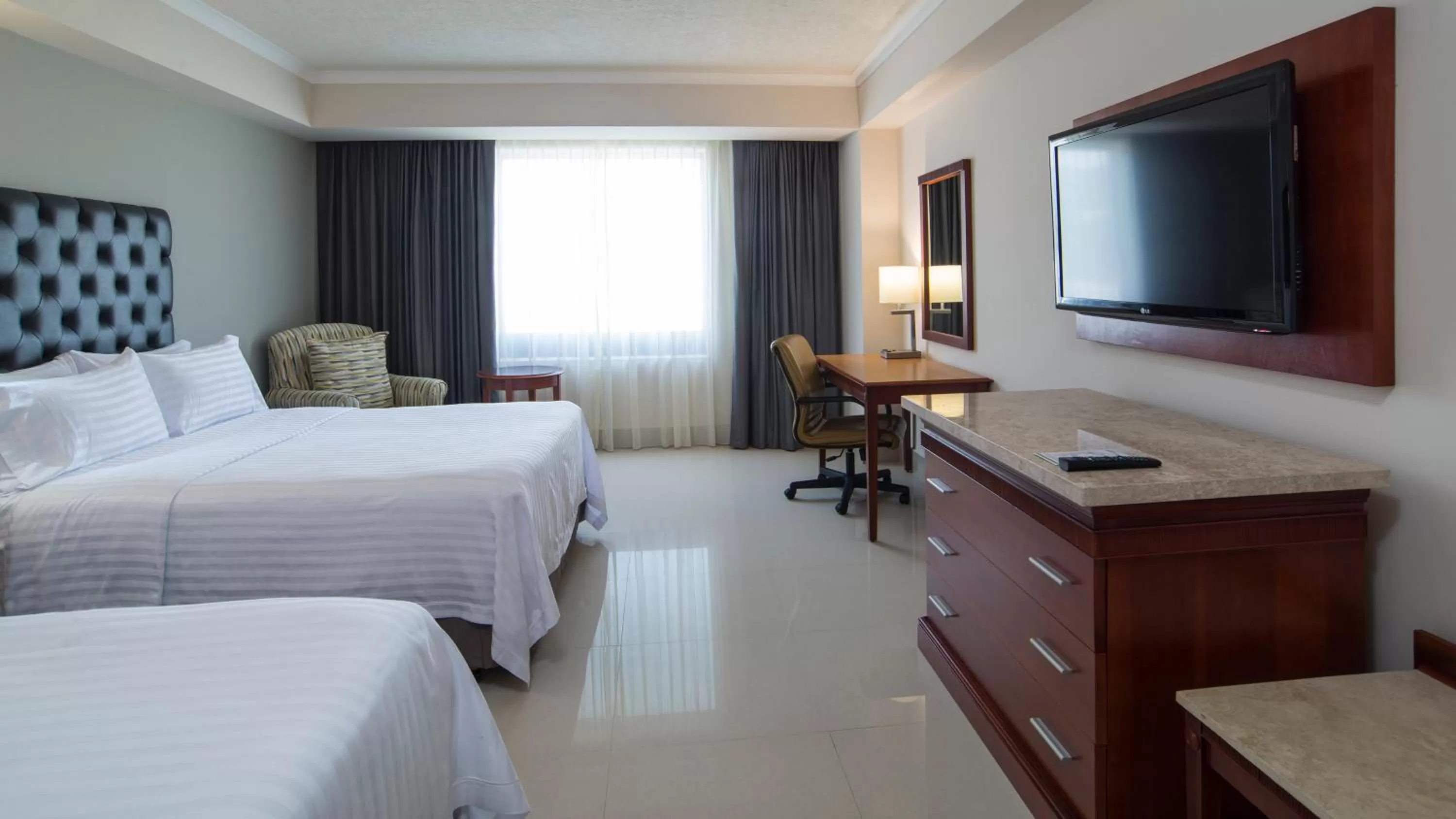 Photo of the whole room, Bed in Holiday Inn Tuxtla Gutierrez by IHG