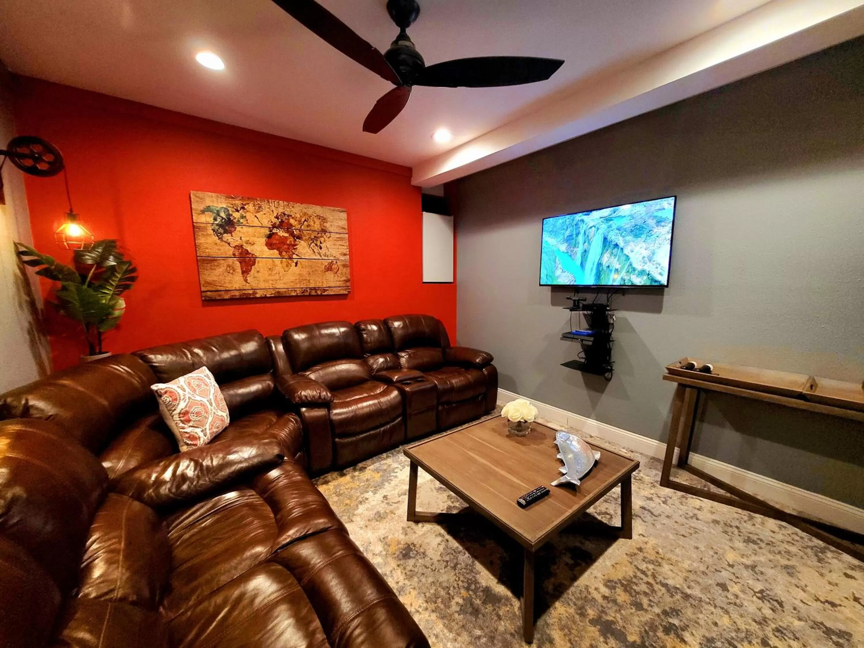 TV and multimedia, Seating Area in Pump House Inn & Spa