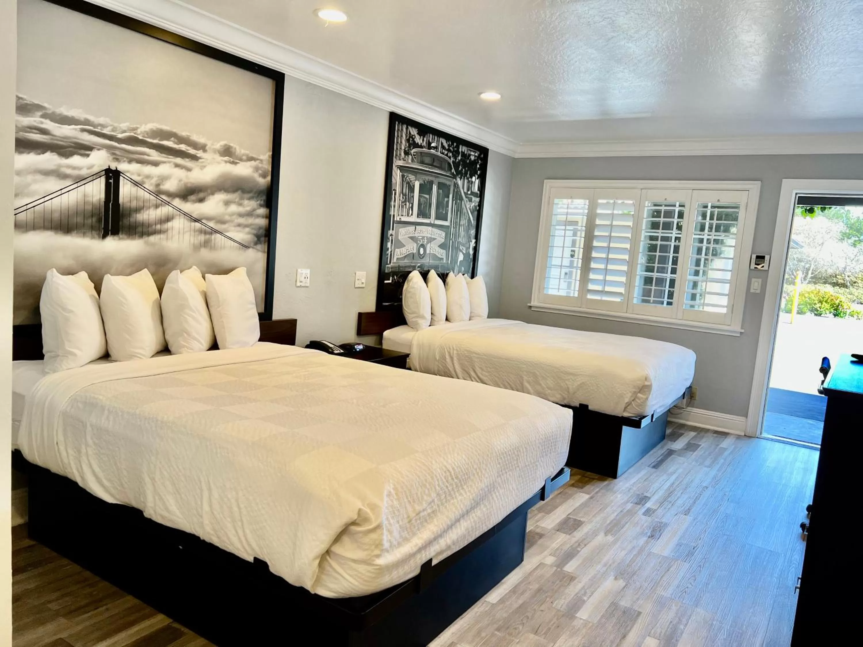 Bed in Aura Inn Monterey