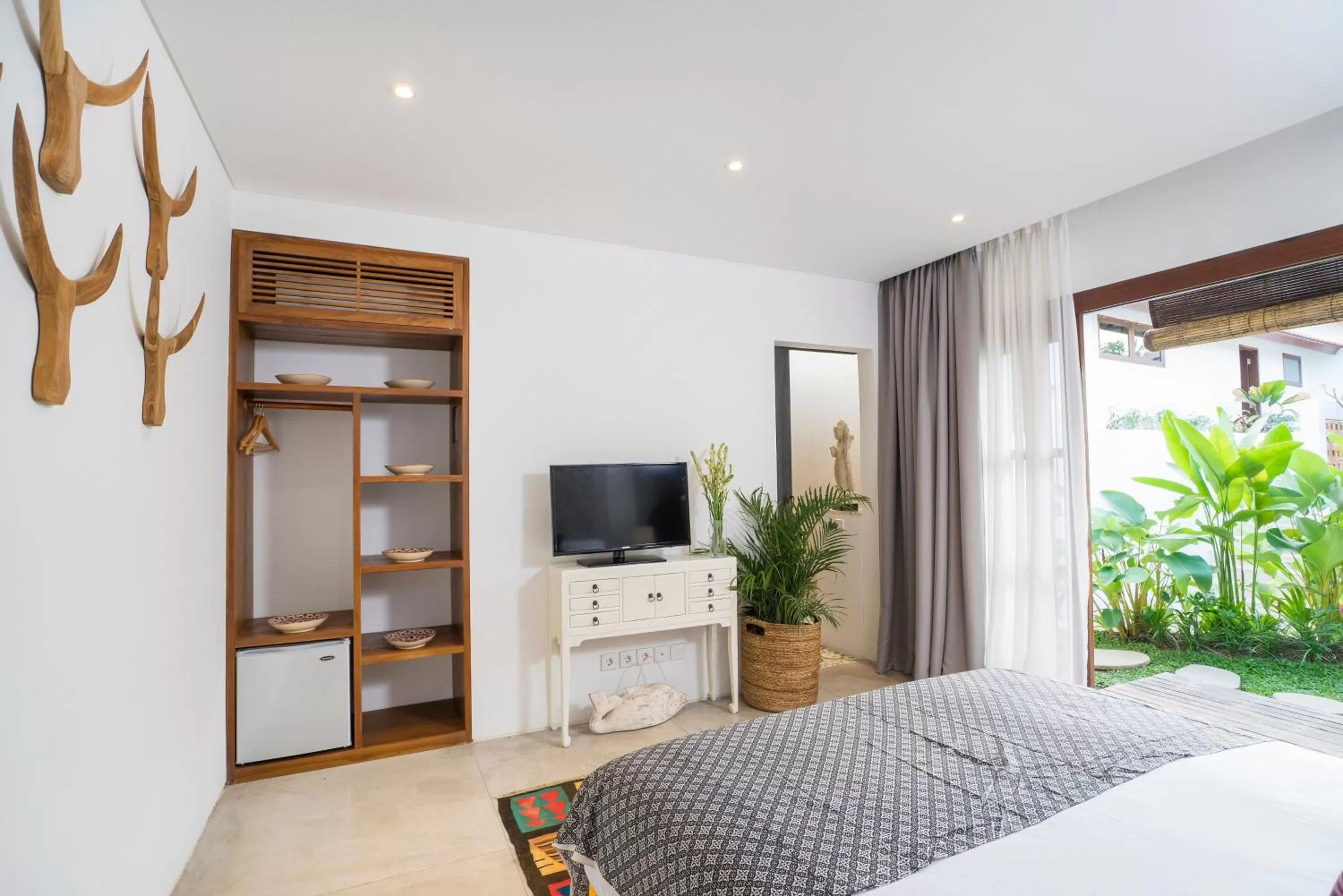 Bed in Calma Ubud Suite & Villas - Rice Fields View, Infinity Pool !