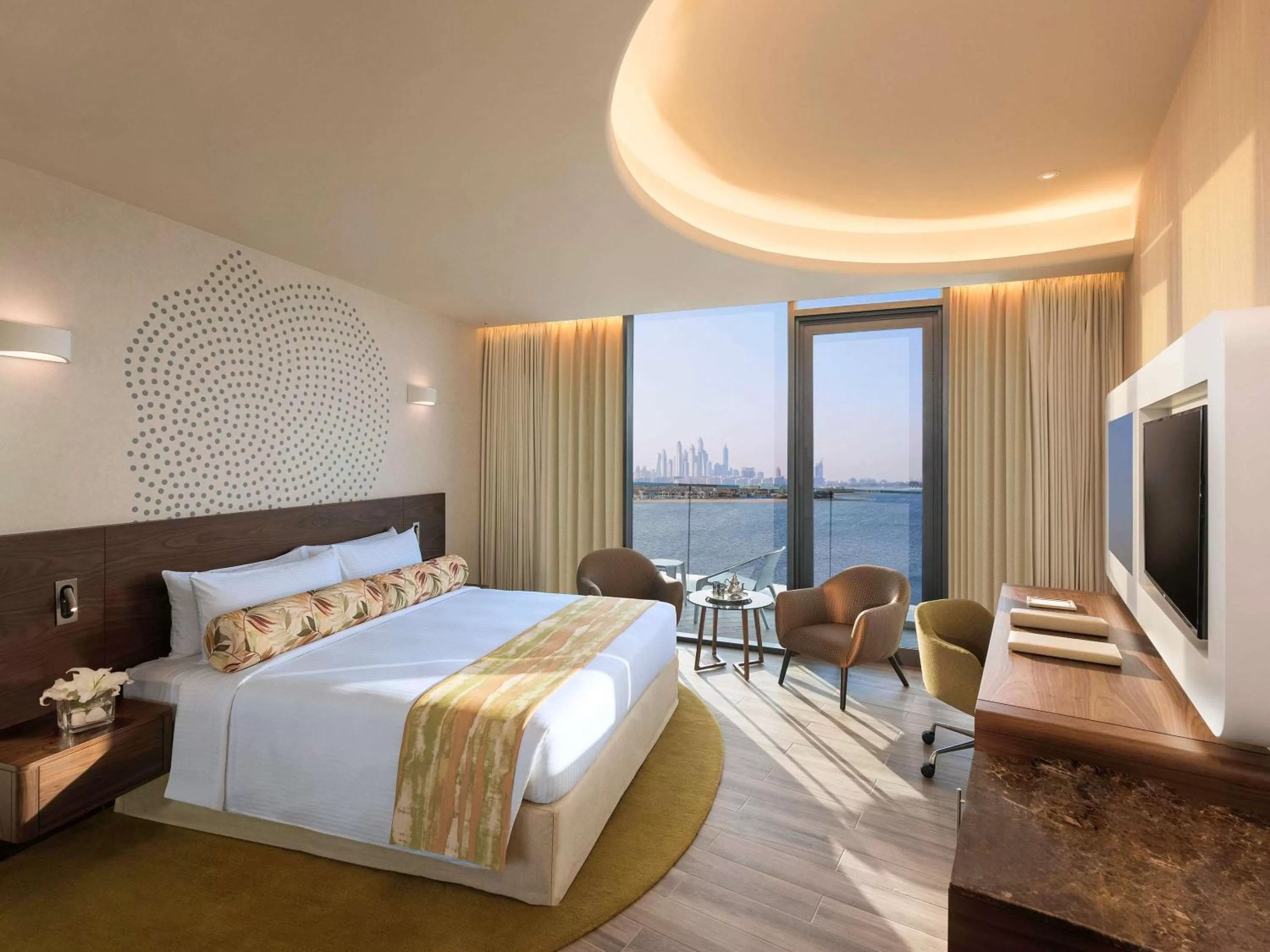 Photo of the whole room, Bed in The Retreat Palm Dubai MGallery by Sofitel