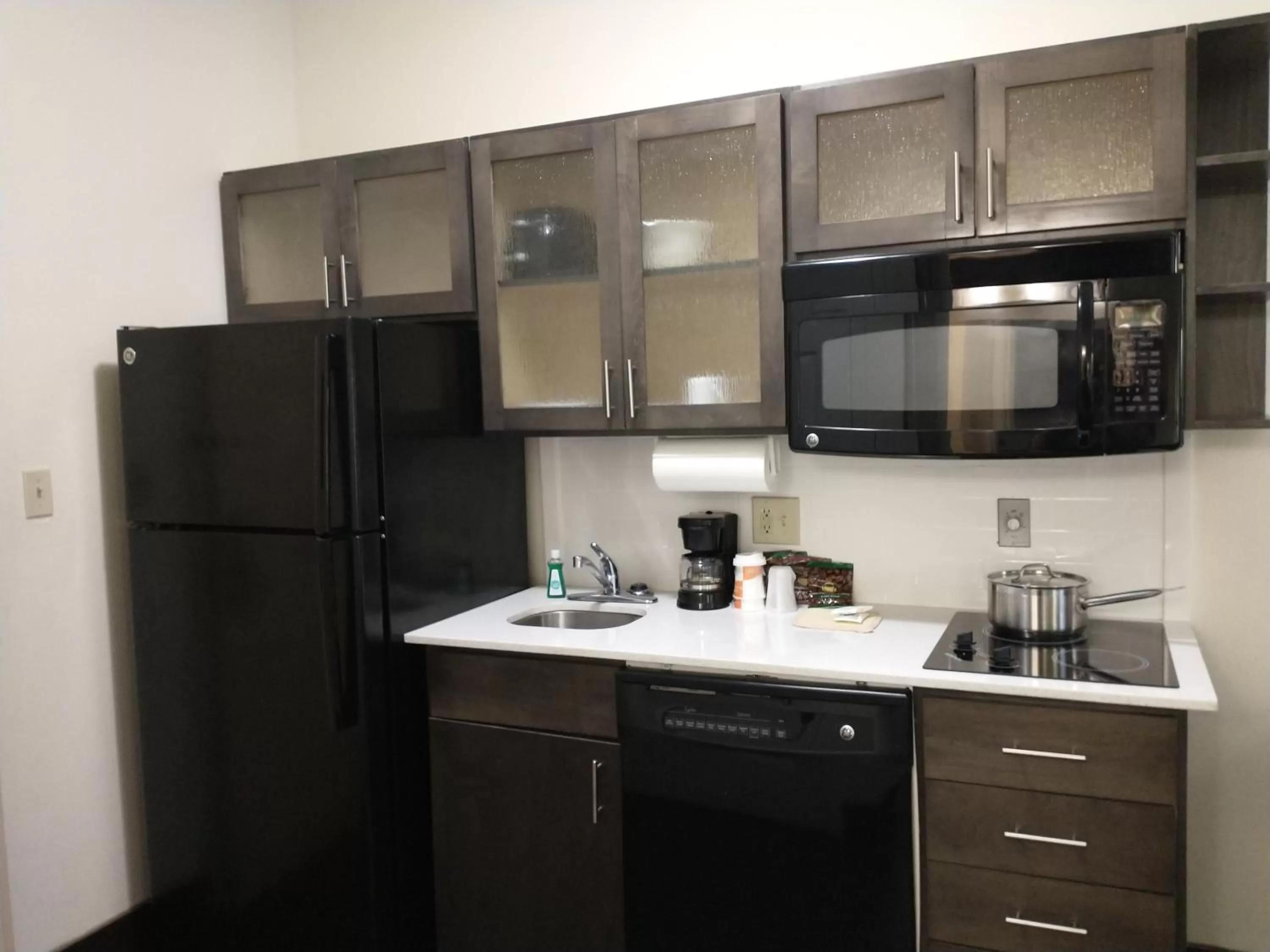 Kitchen or kitchenette in MainStay Suites Denham Springs - Baton Rouge East