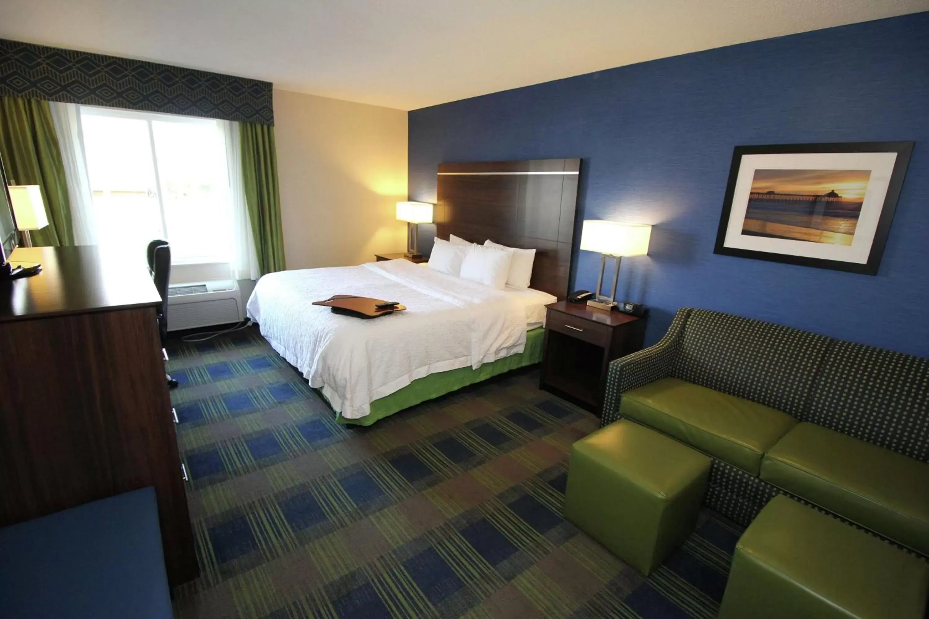 King Room with Sofa Bed - Non-Smoking in Hampton Inn Sandusky-Central King Room with Sofa Bed - Non-Smoking in Hampton Inn Sandusky-Central