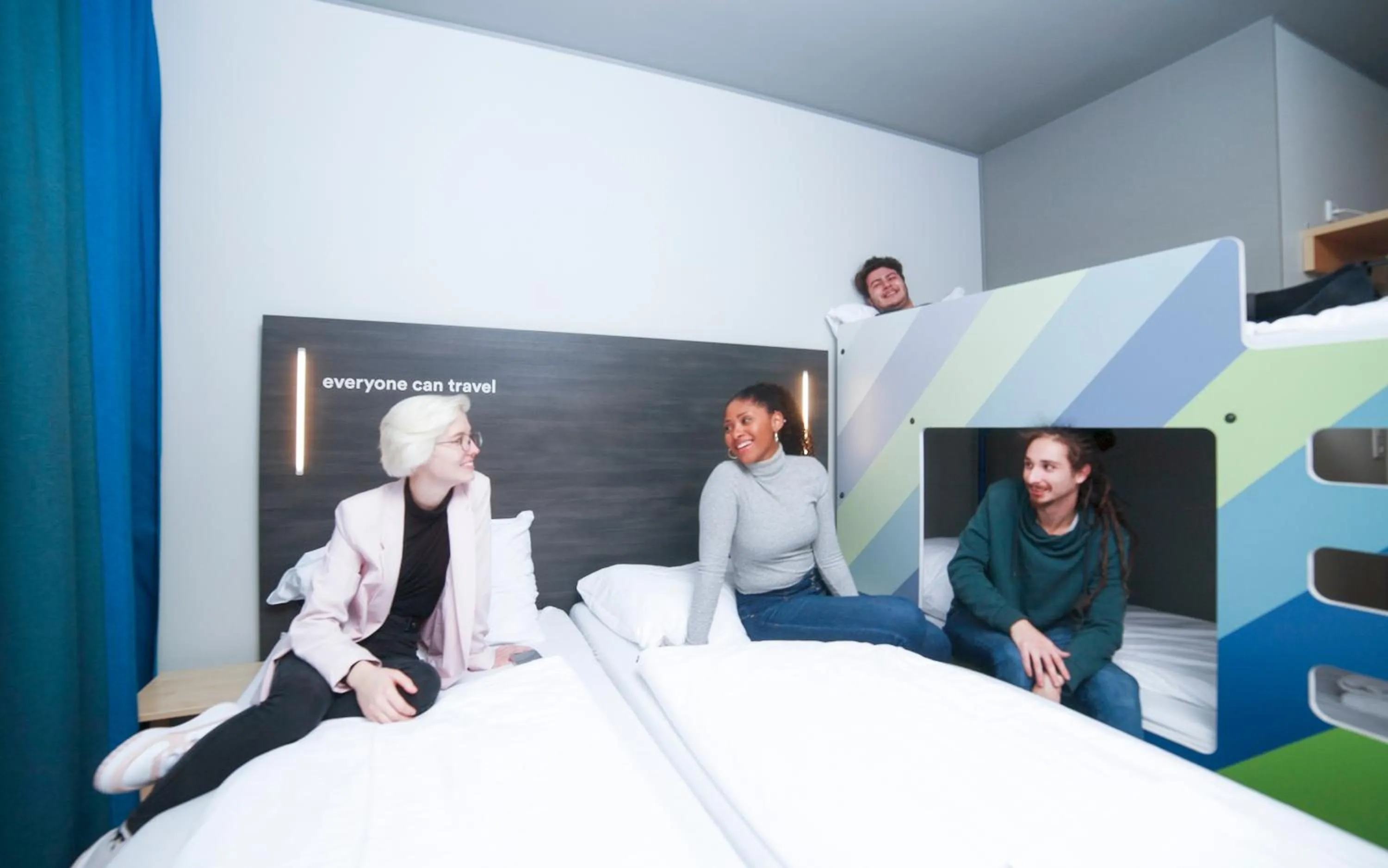 group of guests, Bed in a&o Wien Stadthalle