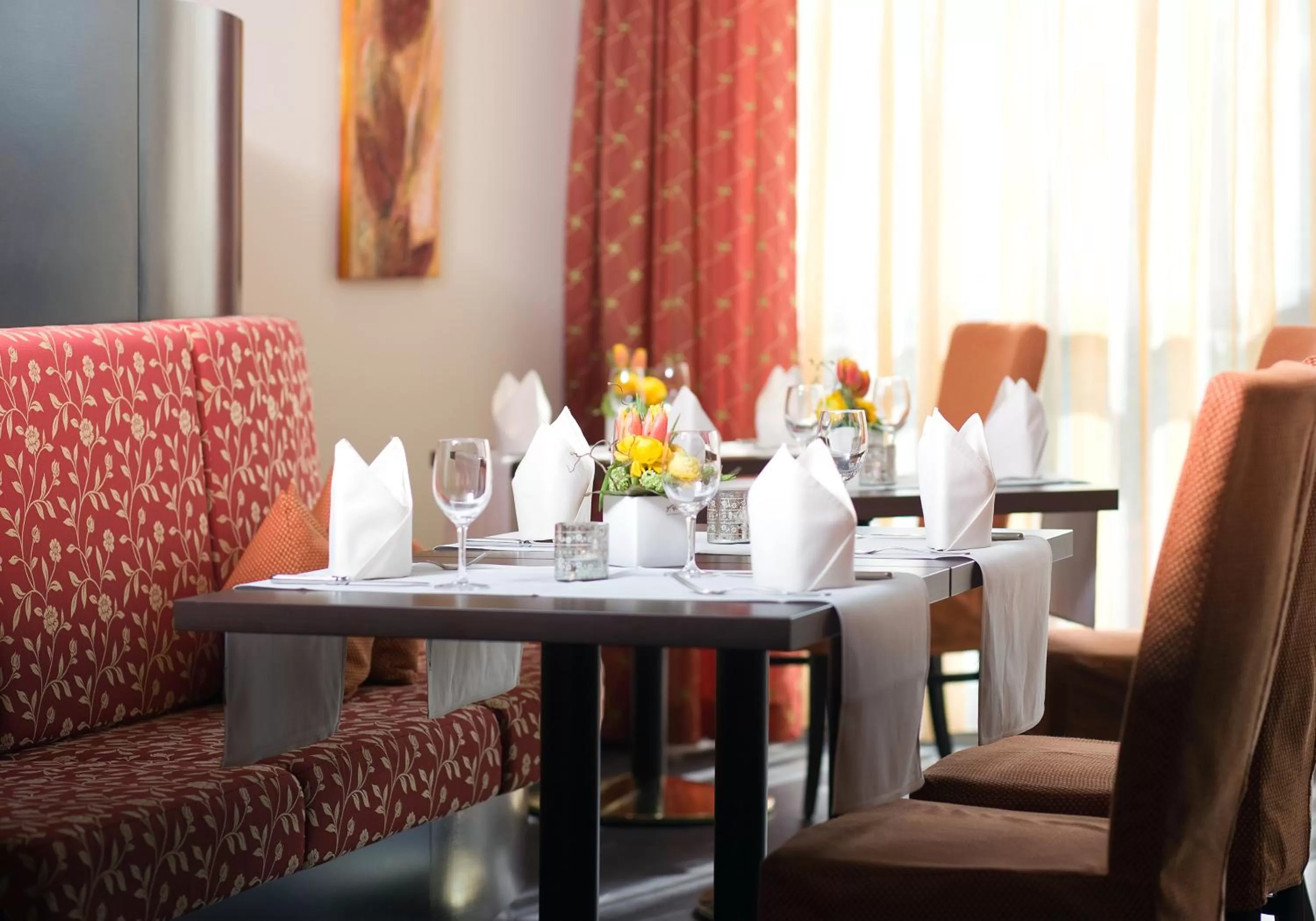 Restaurant/places to eat in Hotel Rose