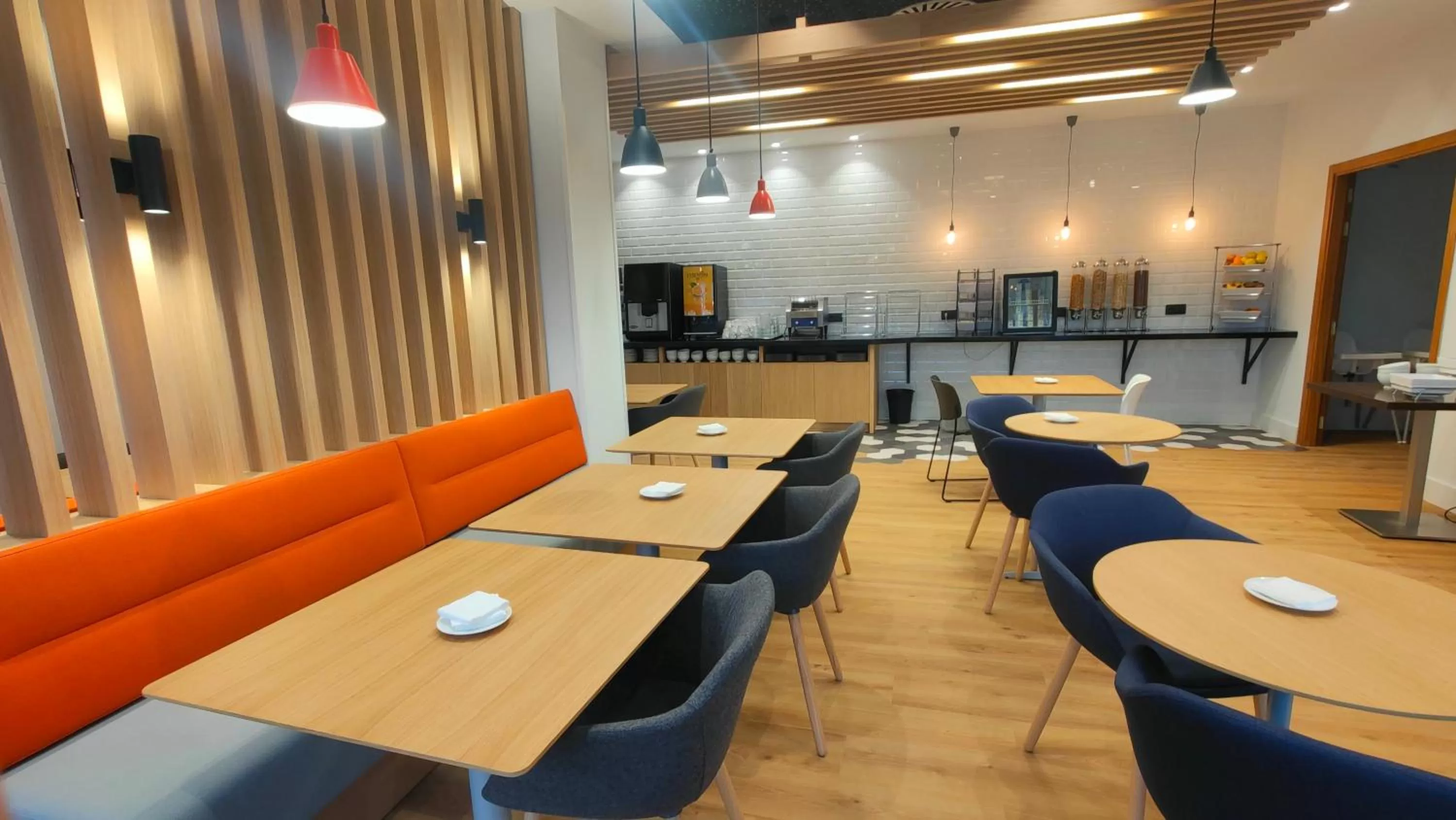 Breakfast in Holiday Inn Express Bilbao Airport by IHG