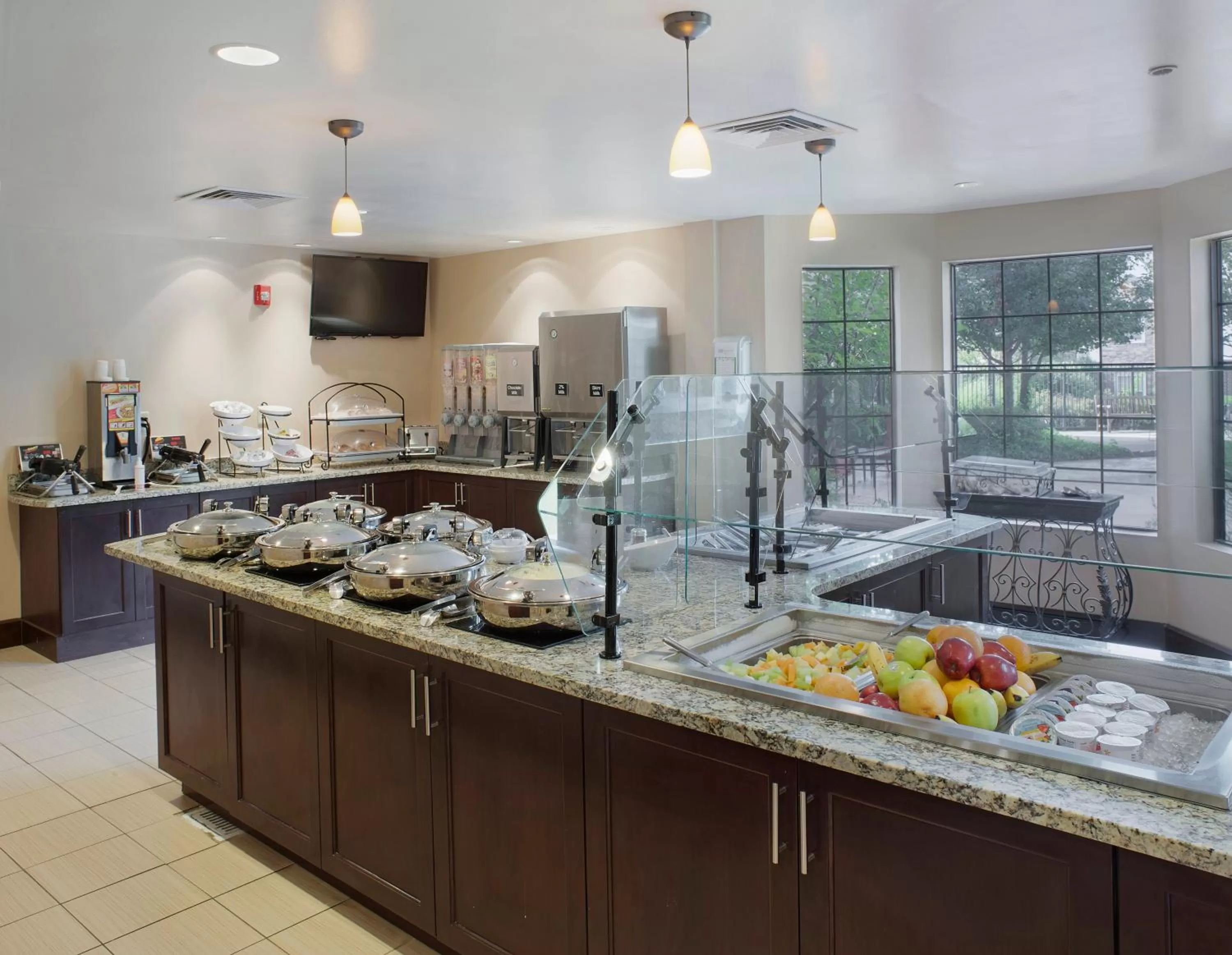 Restaurant/places to eat in Staybridge Suites Fayetteville by IHG