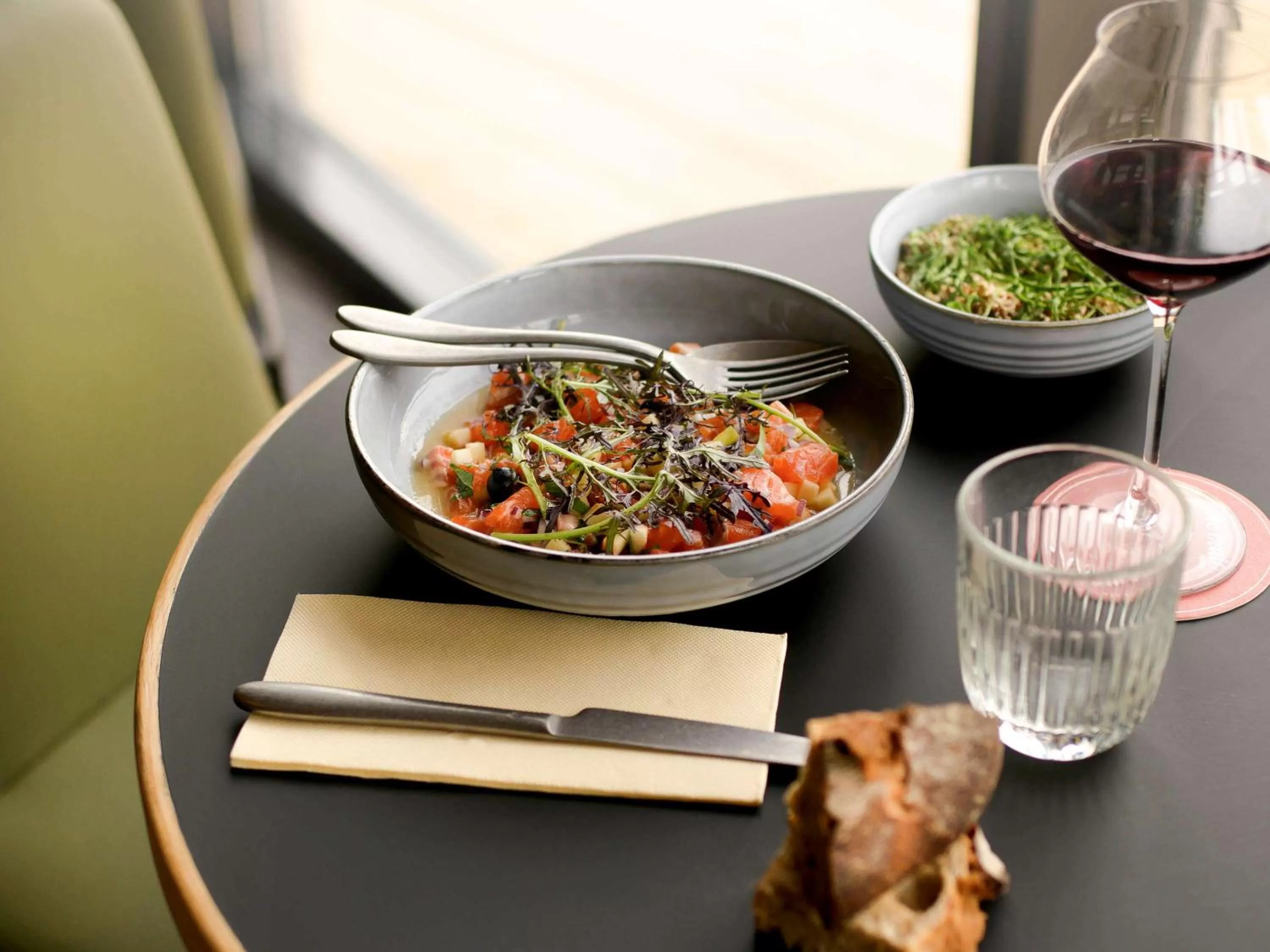 Restaurant/places to eat in Novotel Annecy Centre