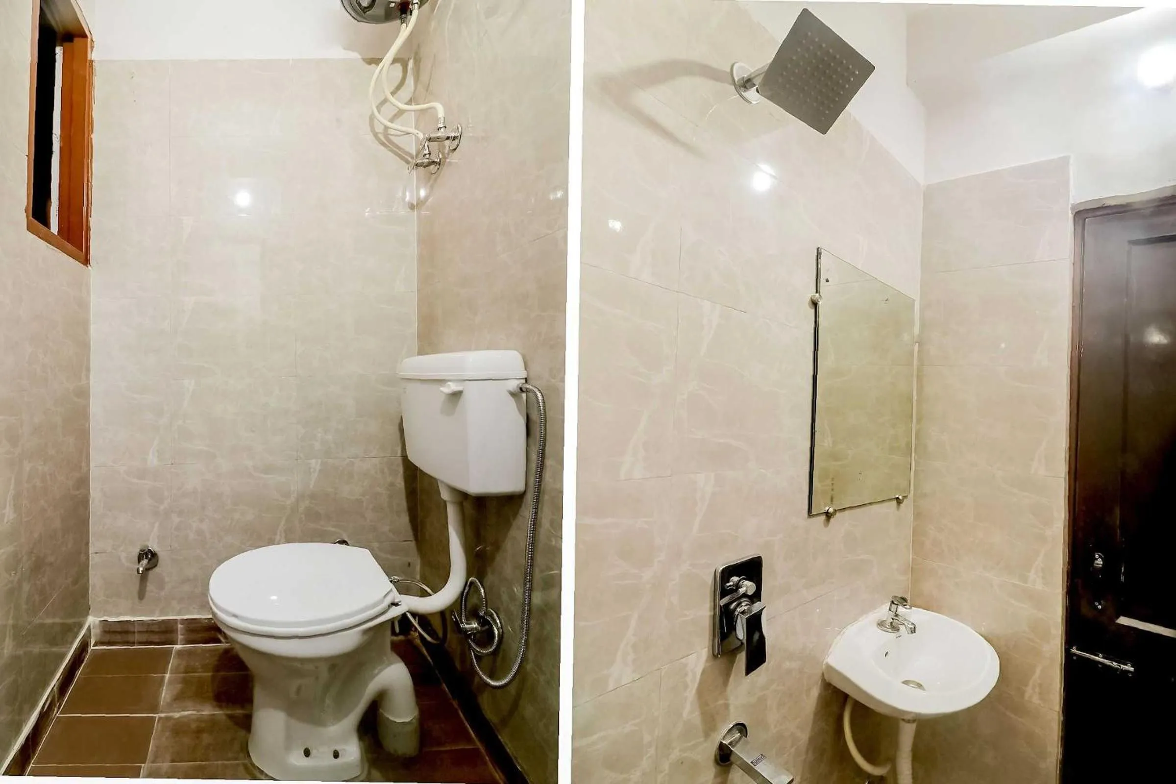 Bathroom in Hotel O Lovely Inn Near Akshardham