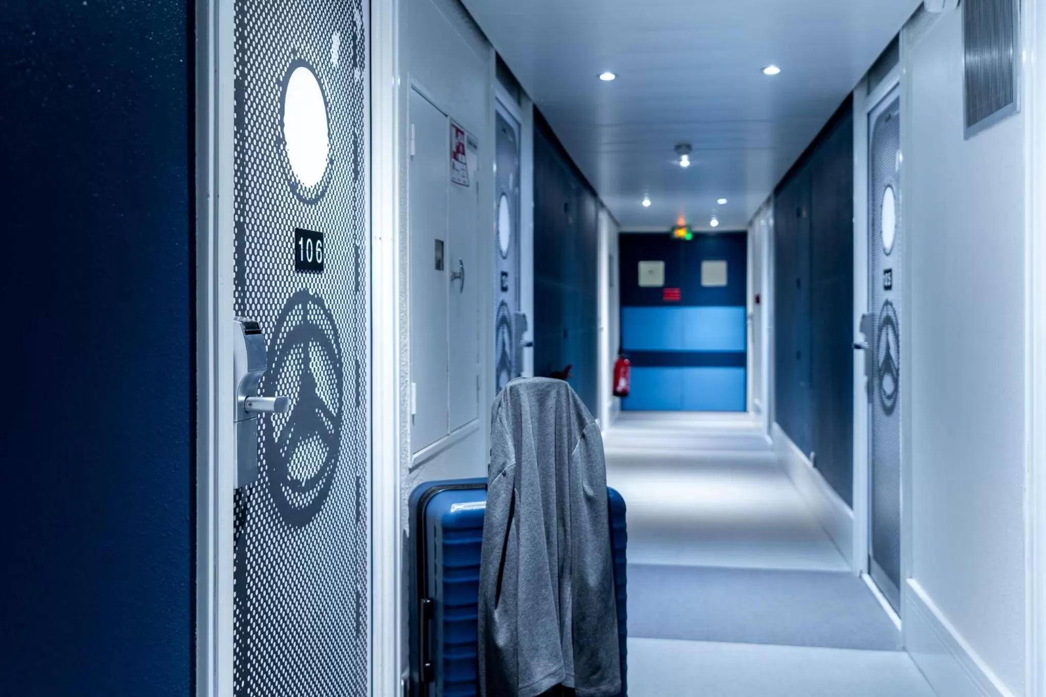 Decorative detail, Bed in ibis Styles Beauvais