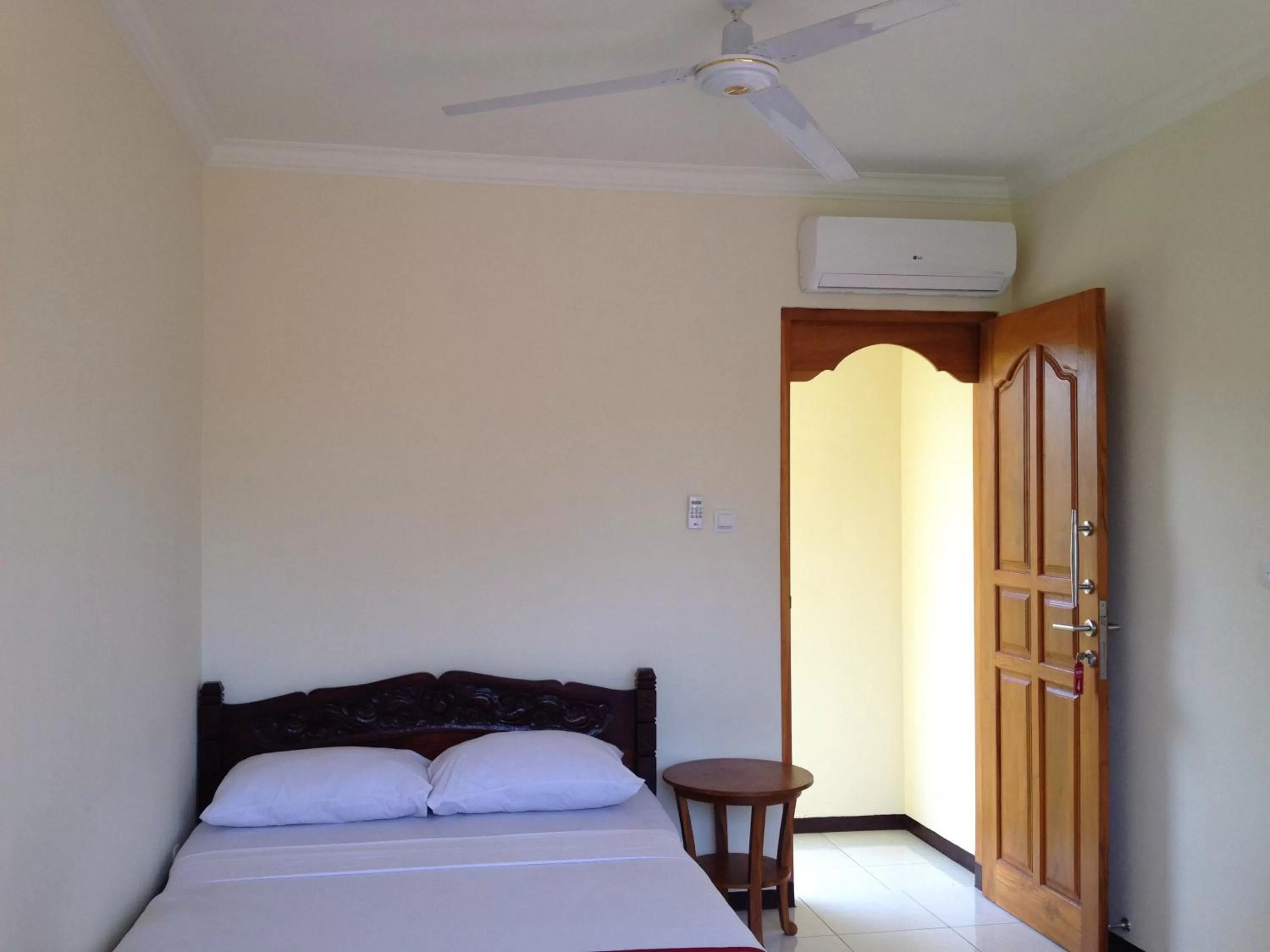 Bedroom, Bed in Astina Hotel