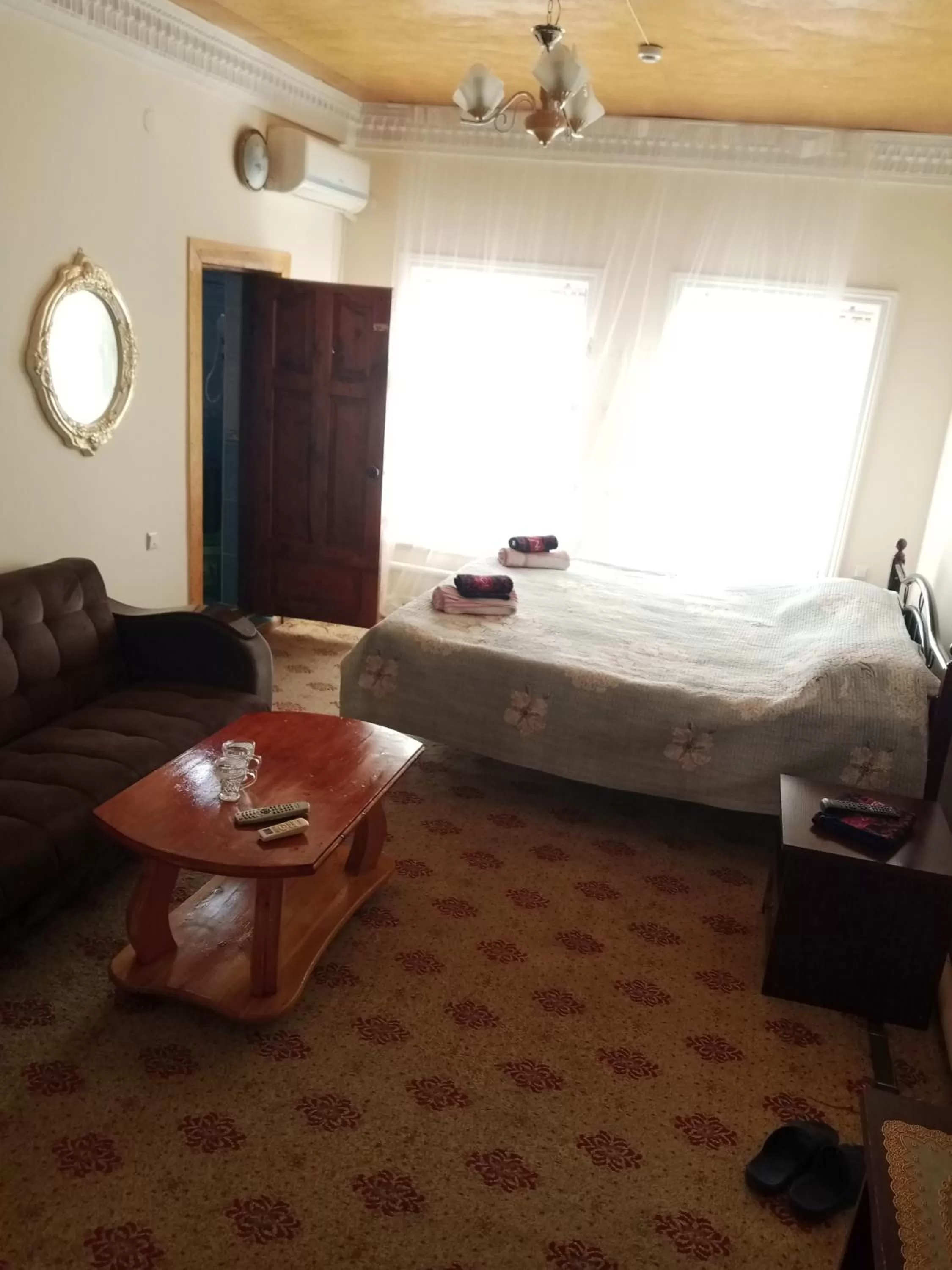 Bed in Best Hotel Nasriddin Navruz 1 Minut way till Old City