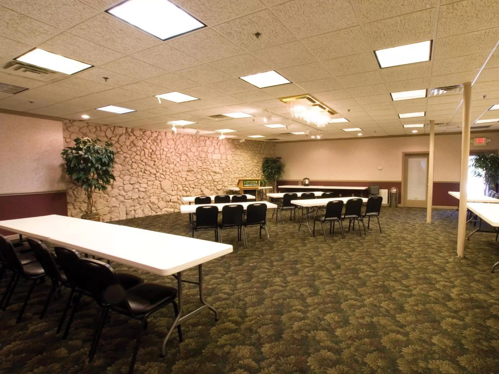 Banquet/Function facilities in Lamplighter Inn-South