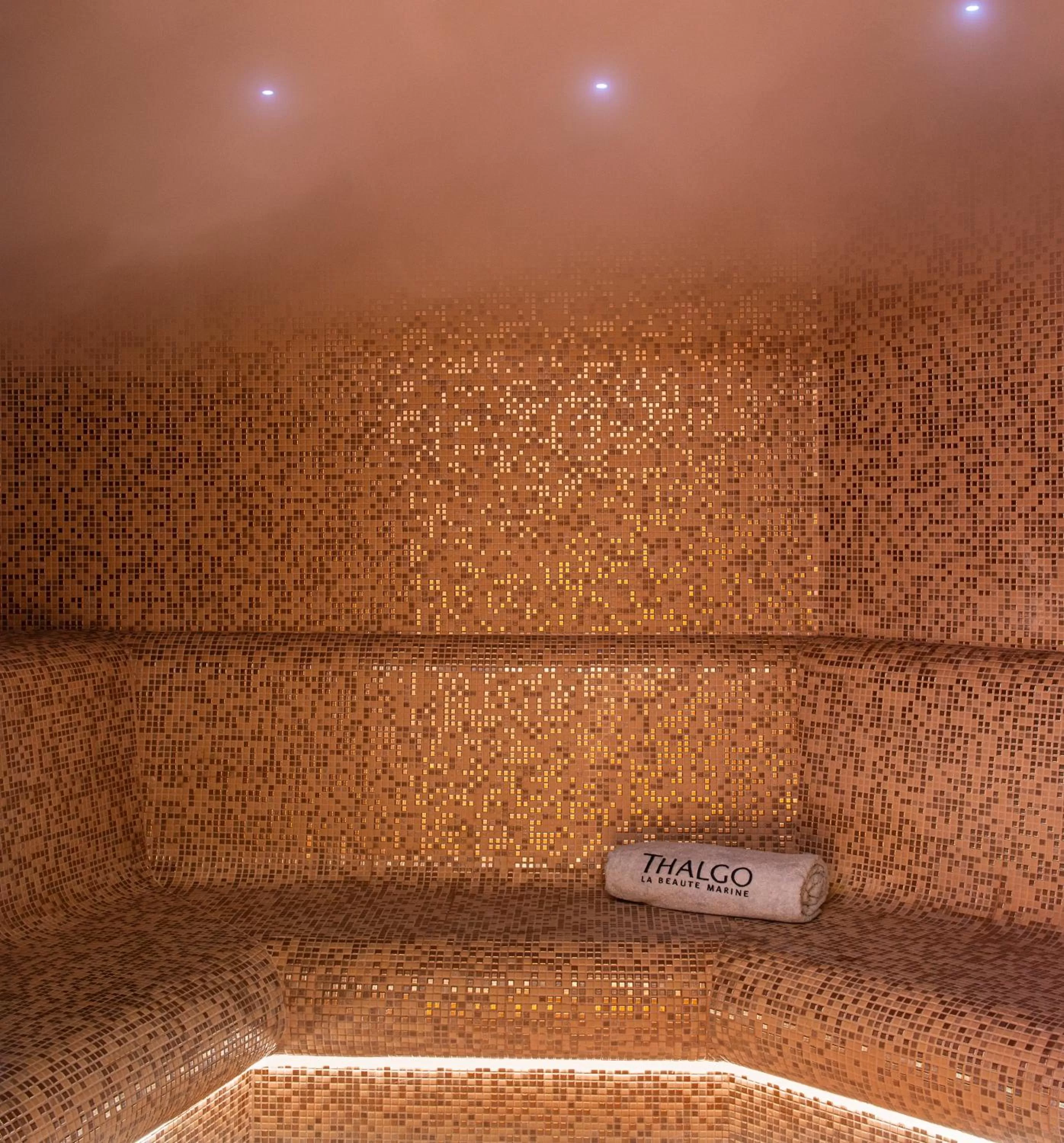 Steam room in Radisson Blu Hotel, Rouen Centre