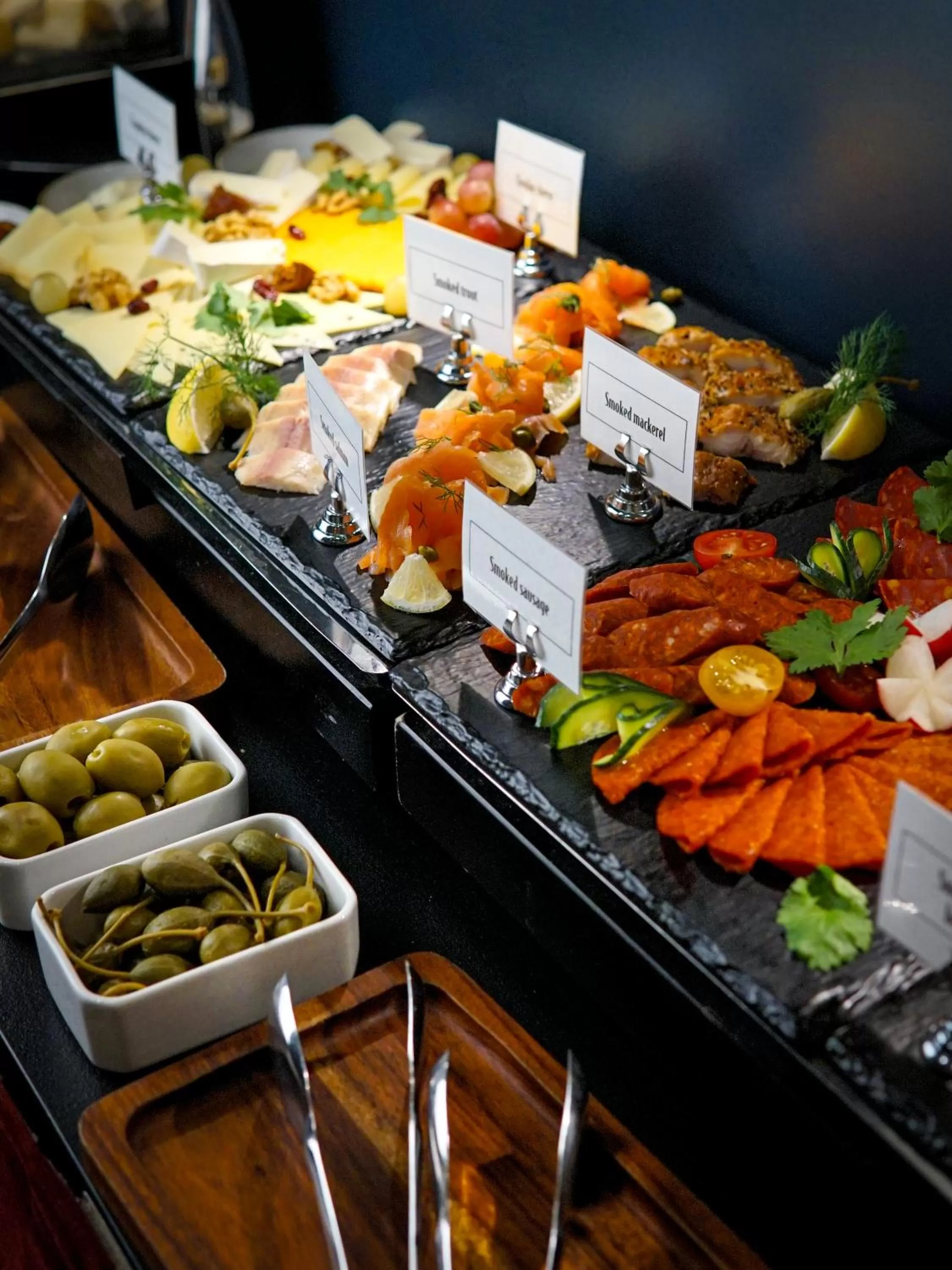 Food and drinks in Queen's Court Hotel & Residence