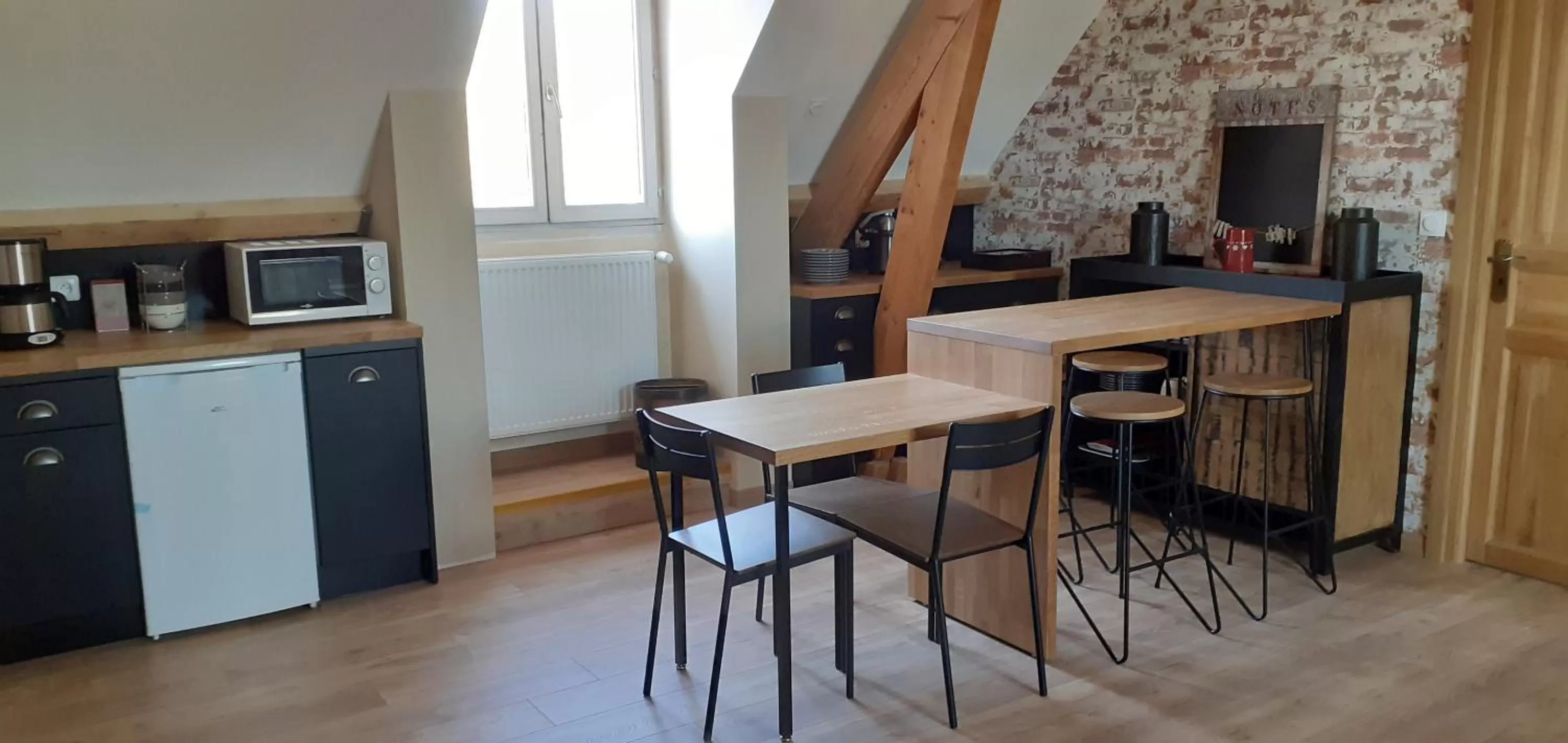 Dining area, Kitchen/Kitchenette in Au P'tit Versailles