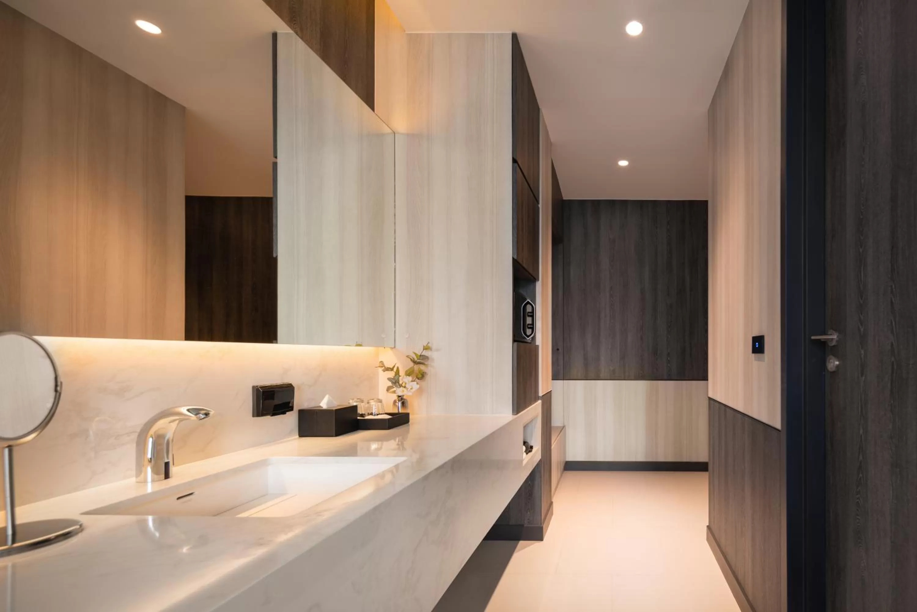 Bathroom in Ramada Plaza by Wyndham Bangkok Sukhumvit 48