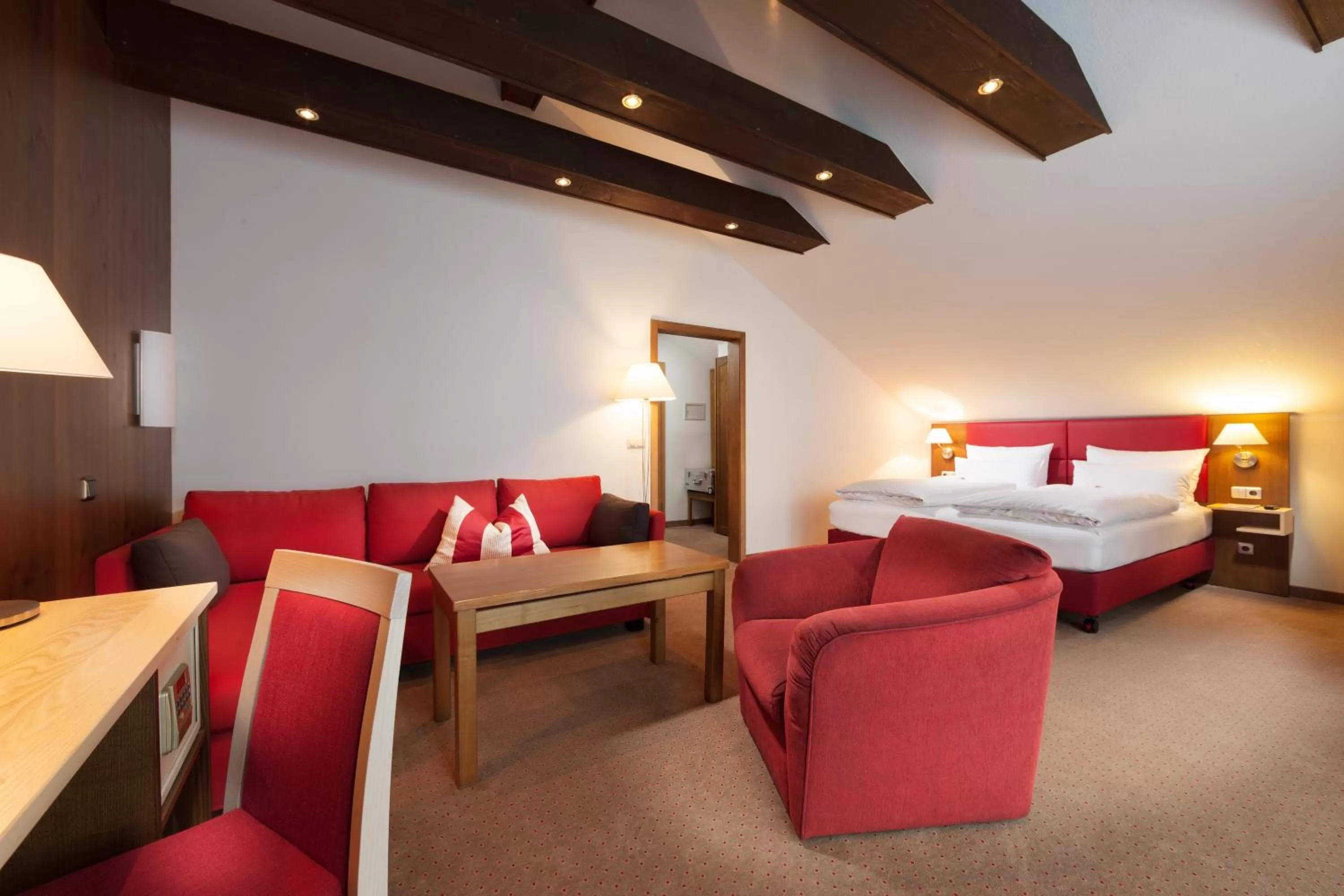 Photo of the whole room, Bed in Hotel Hachinger Hof