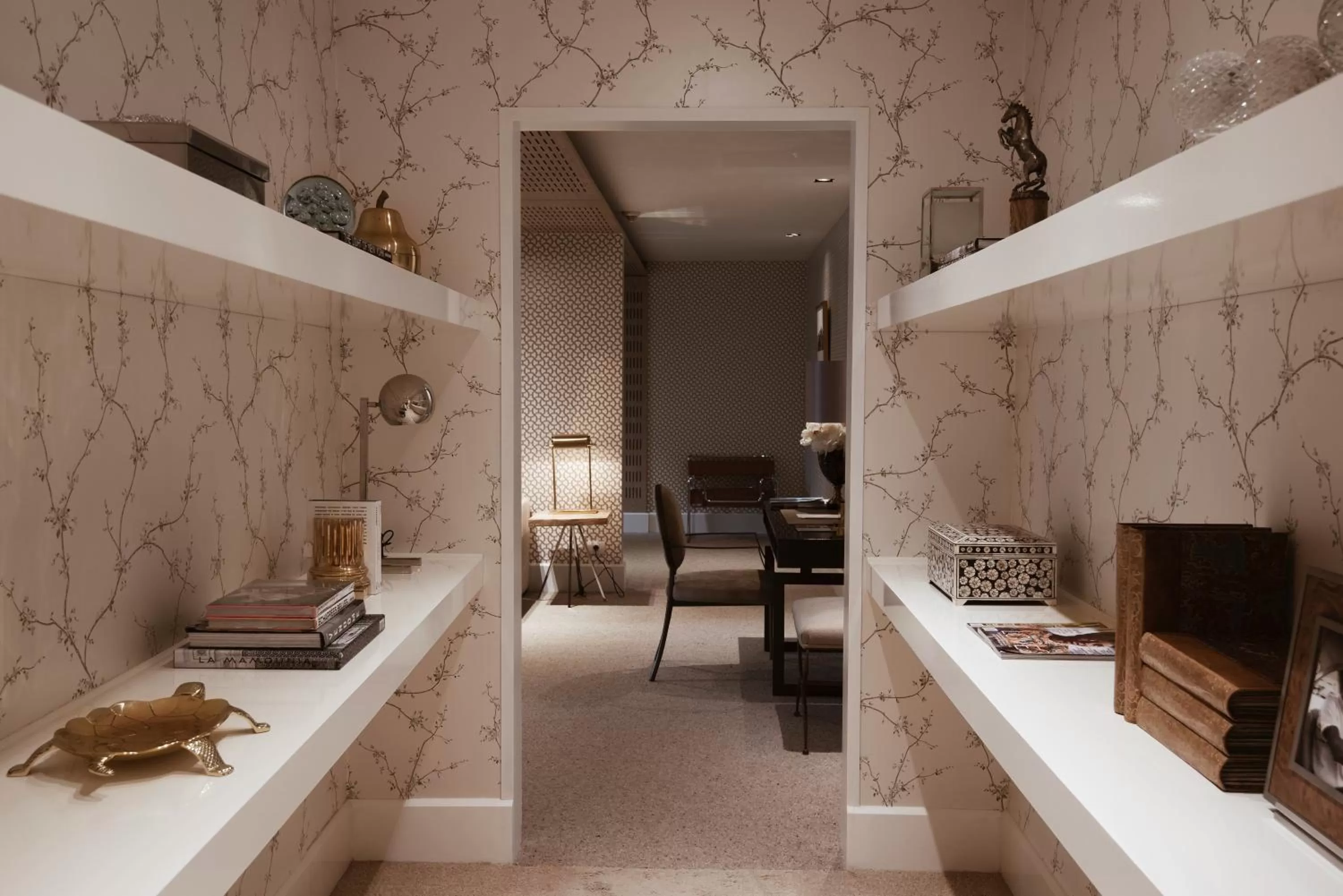 Decorative detail in Hotel Van Cleef