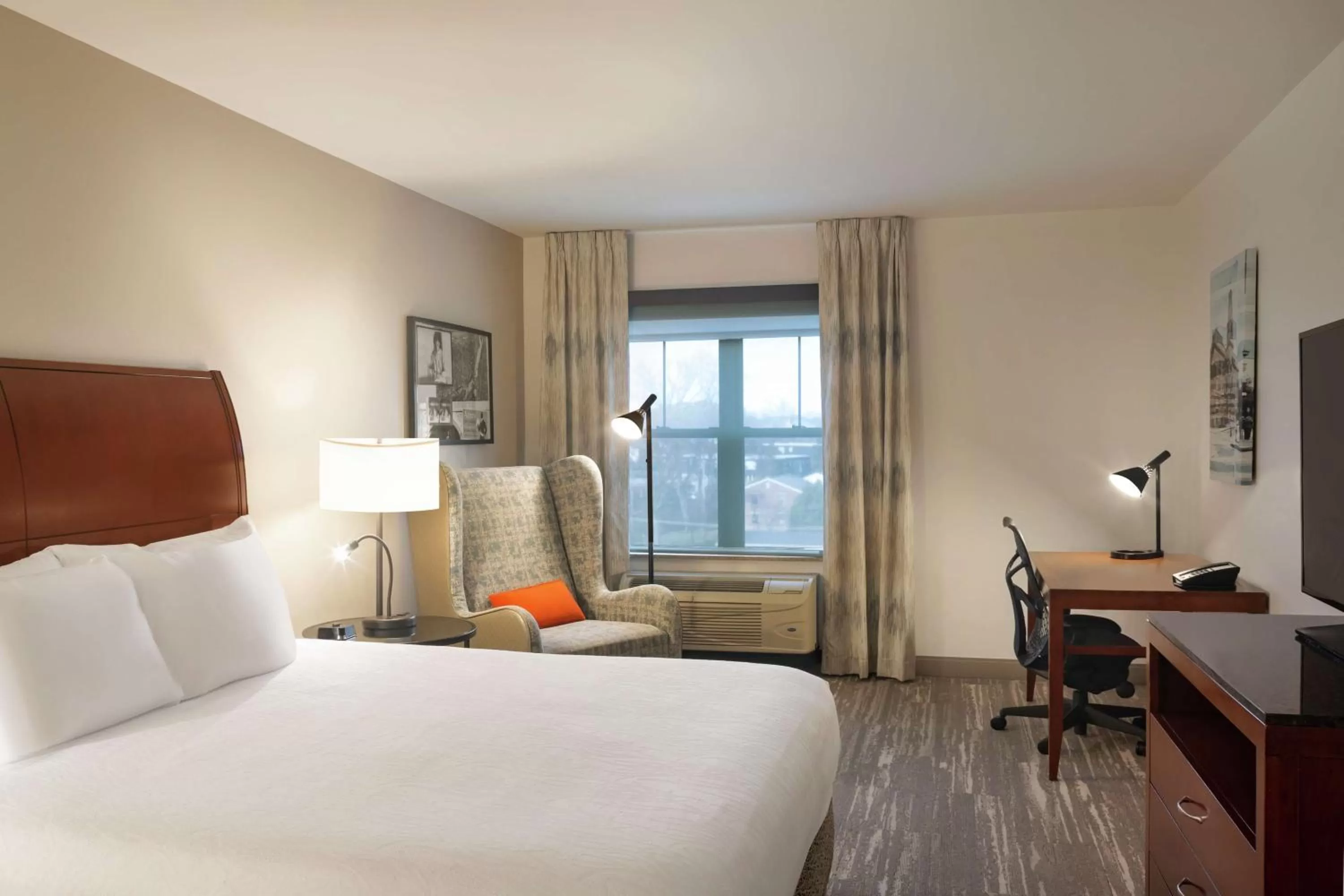 Bedroom, Bed in Hilton Garden Inn Troy