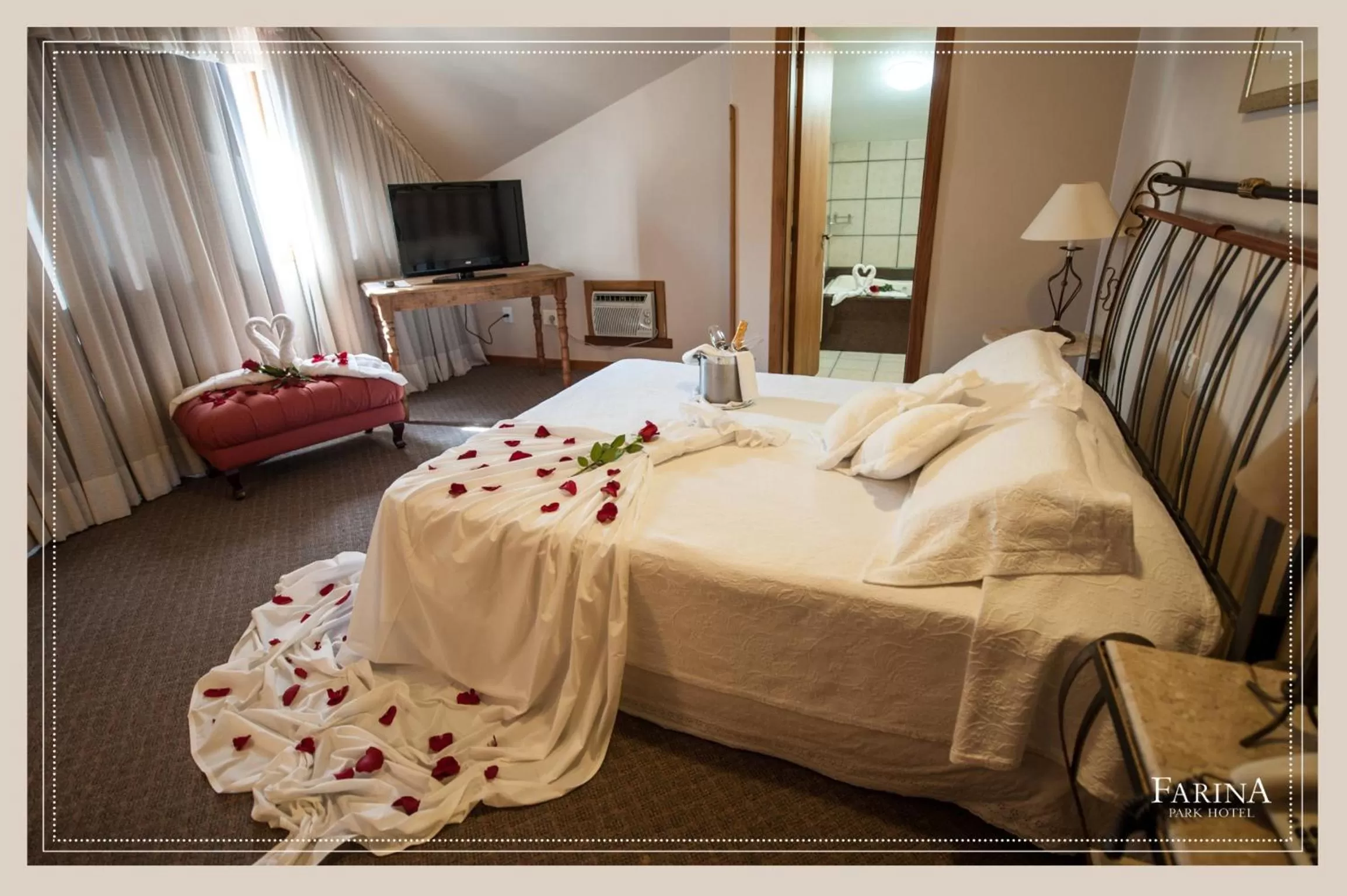 Decorative detail, Bed in Farina Park Hotel