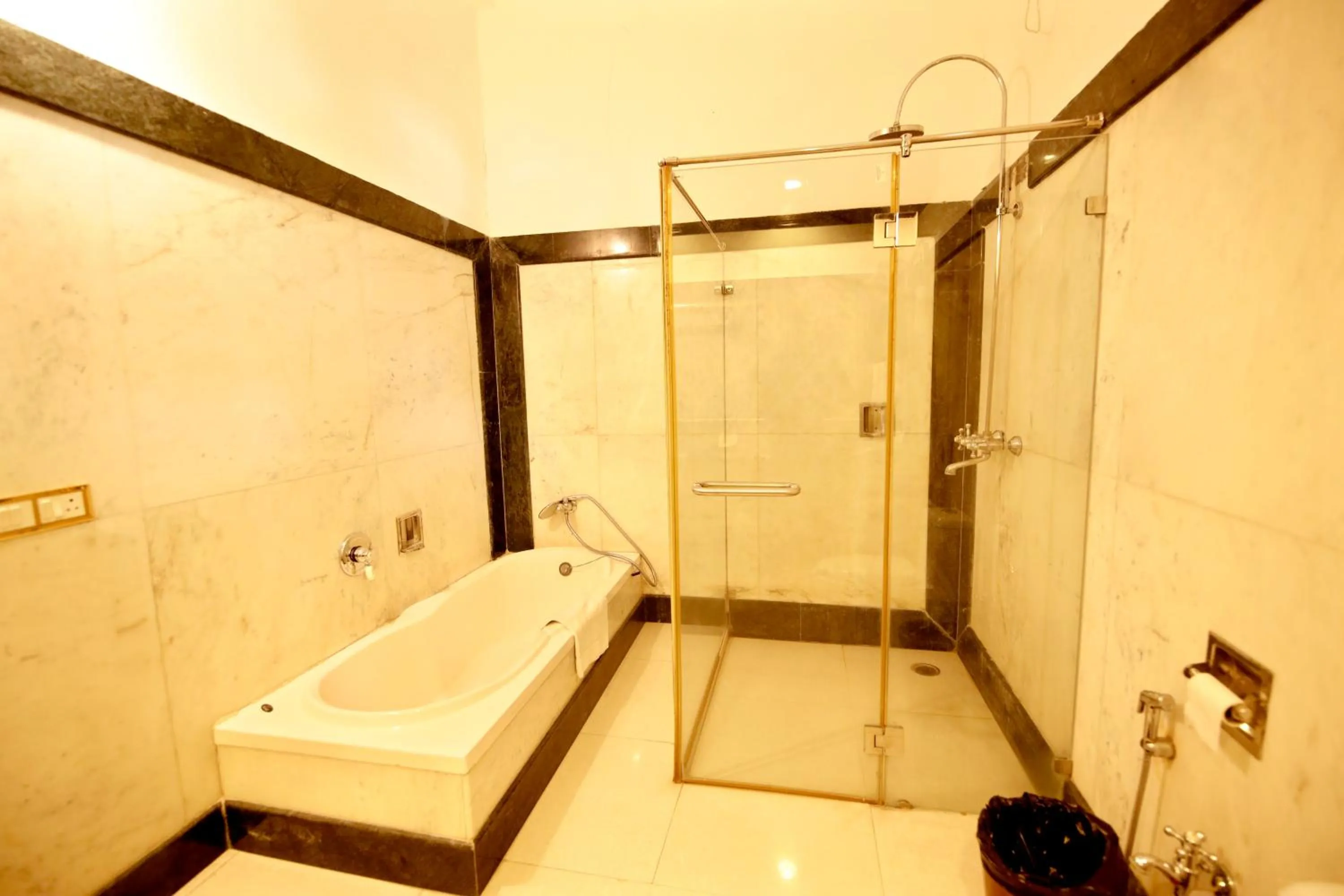 Shower in Hotel Narain Niwas Palace