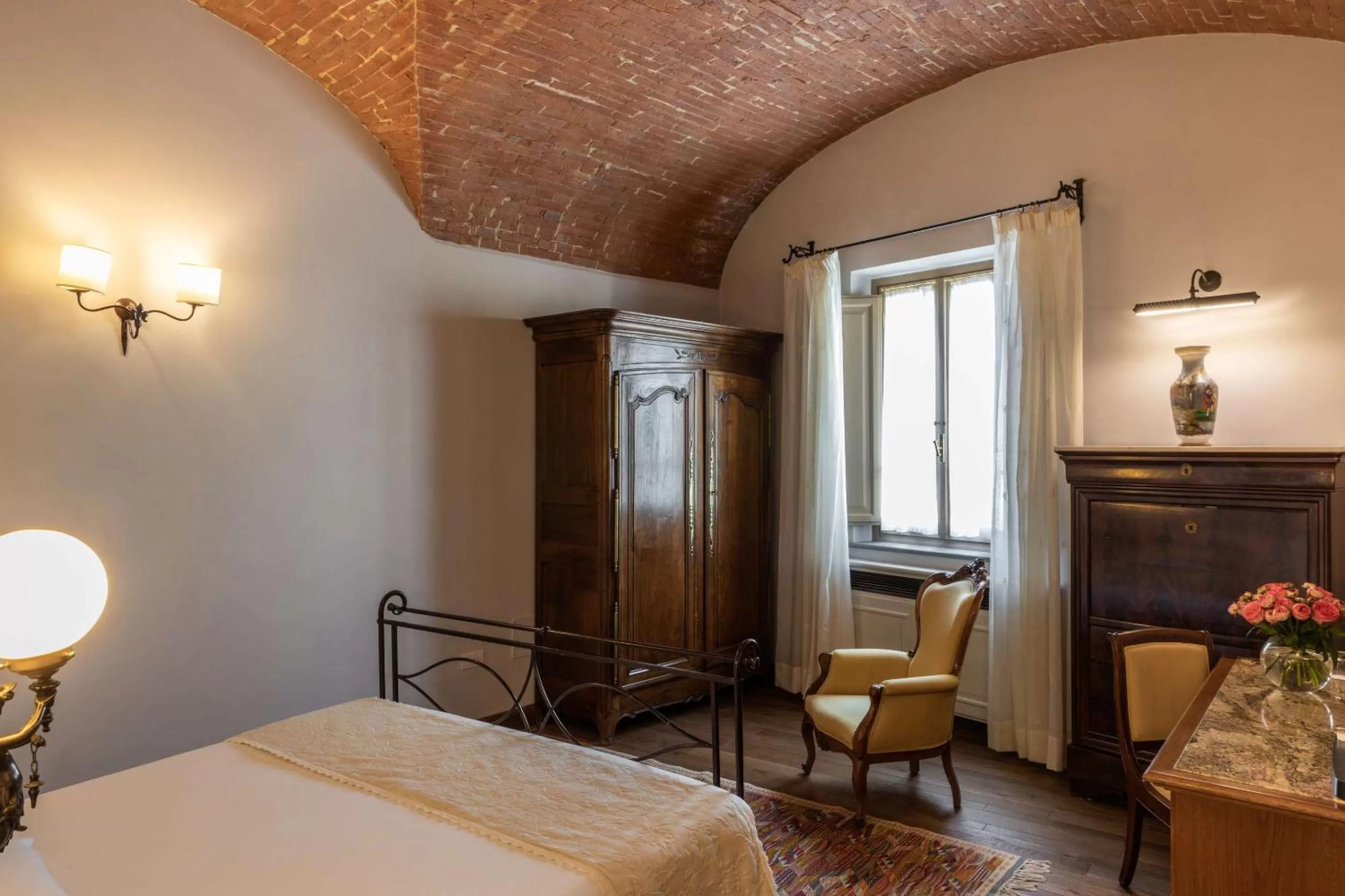Bedroom, Bed in Hotel Mulino di Firenze - WorldHotels Crafted