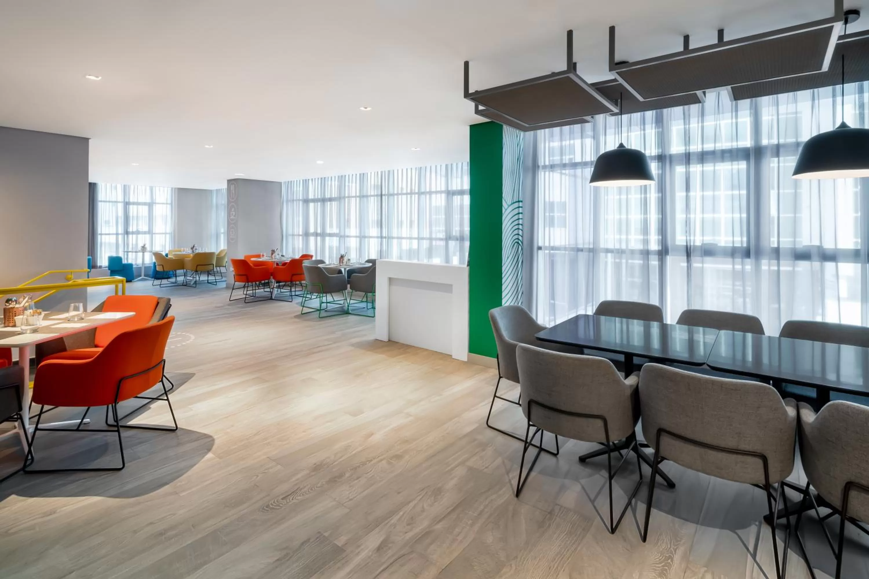 Restaurant/places to eat in Studio M Al Barsha Hotel by Millennium