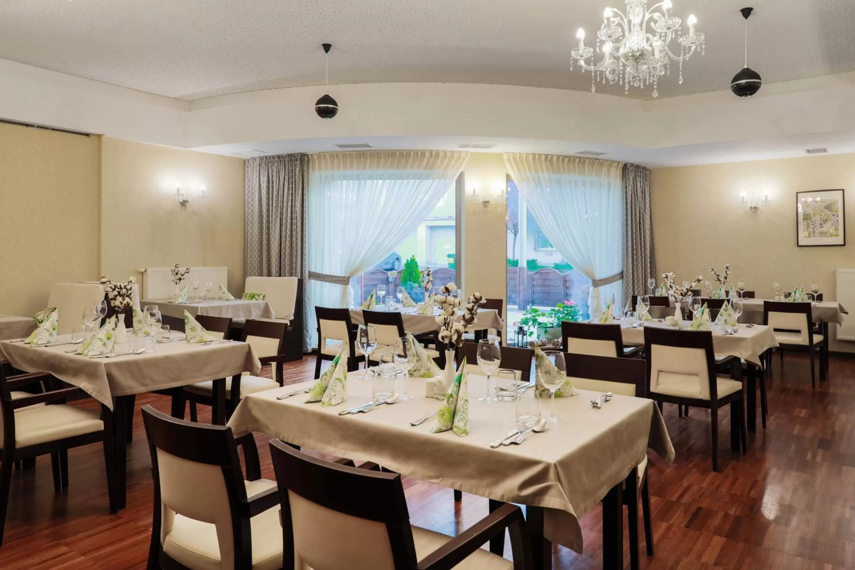 Restaurant/places to eat in Hotel Borowiecki