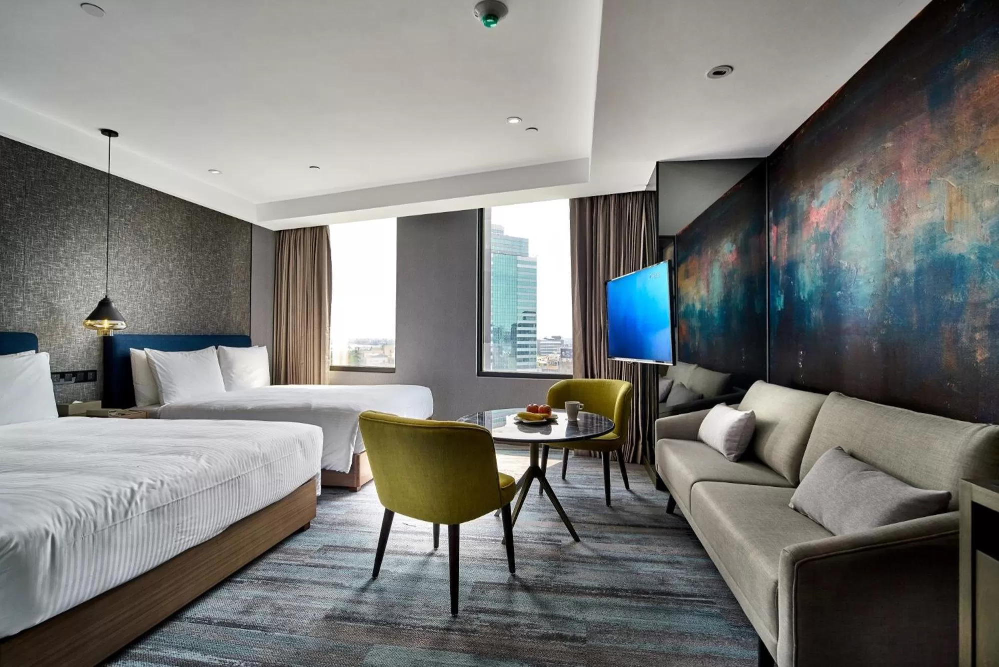 Living room, Bed in Harbour 10 Hotel