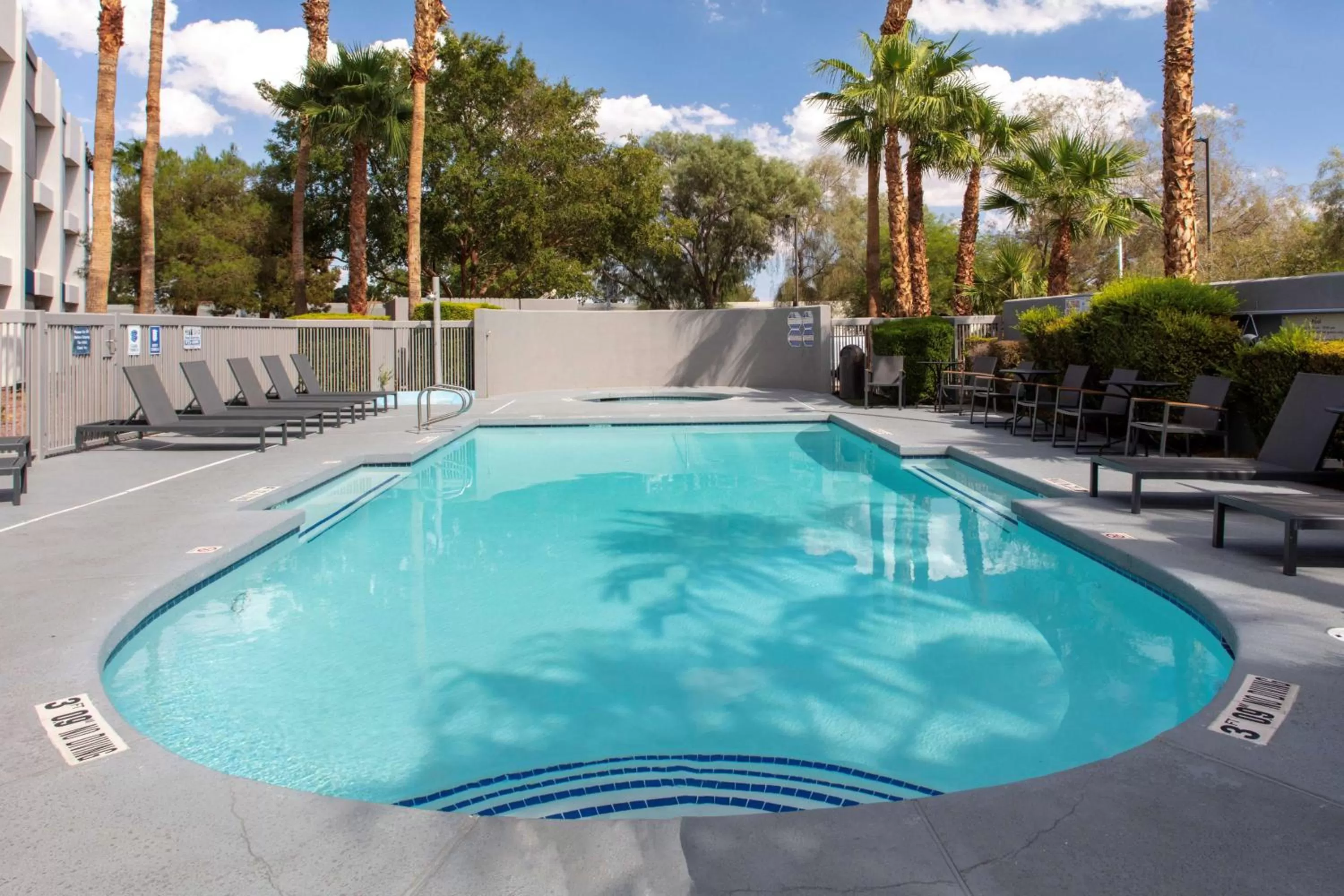 Pool view in Hampton Inn Las Vegas/Summerlin