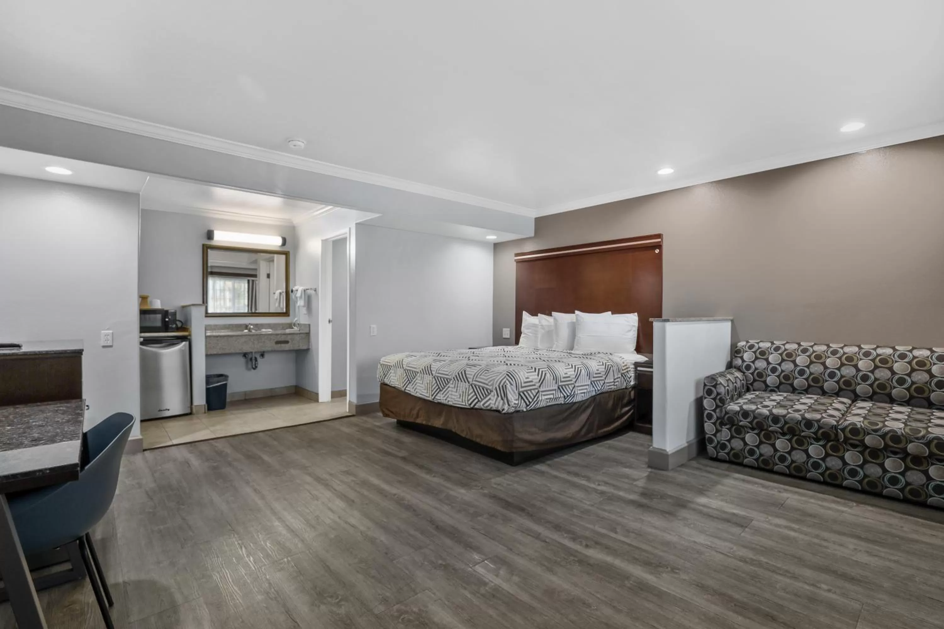 Bed in Motel 6 Carlsbad, Ca- North