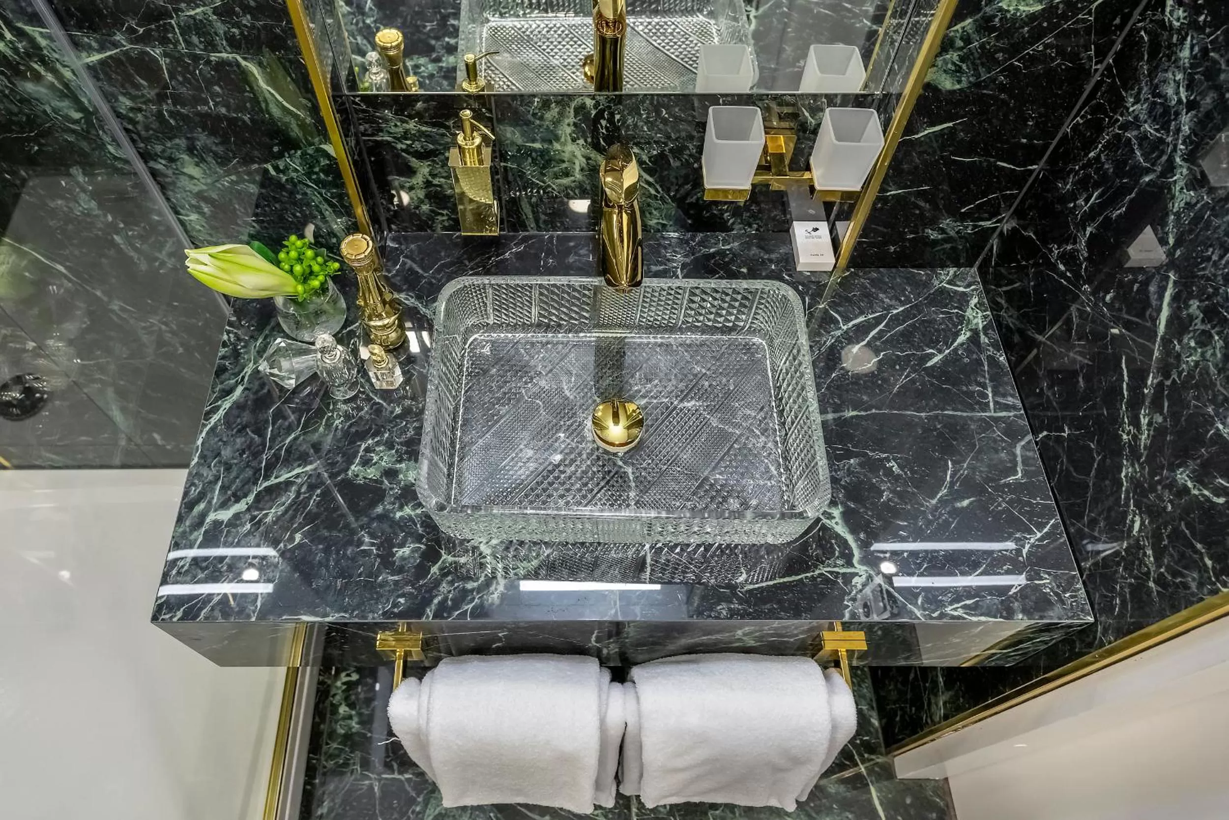 Bathroom in St Palace Hotel