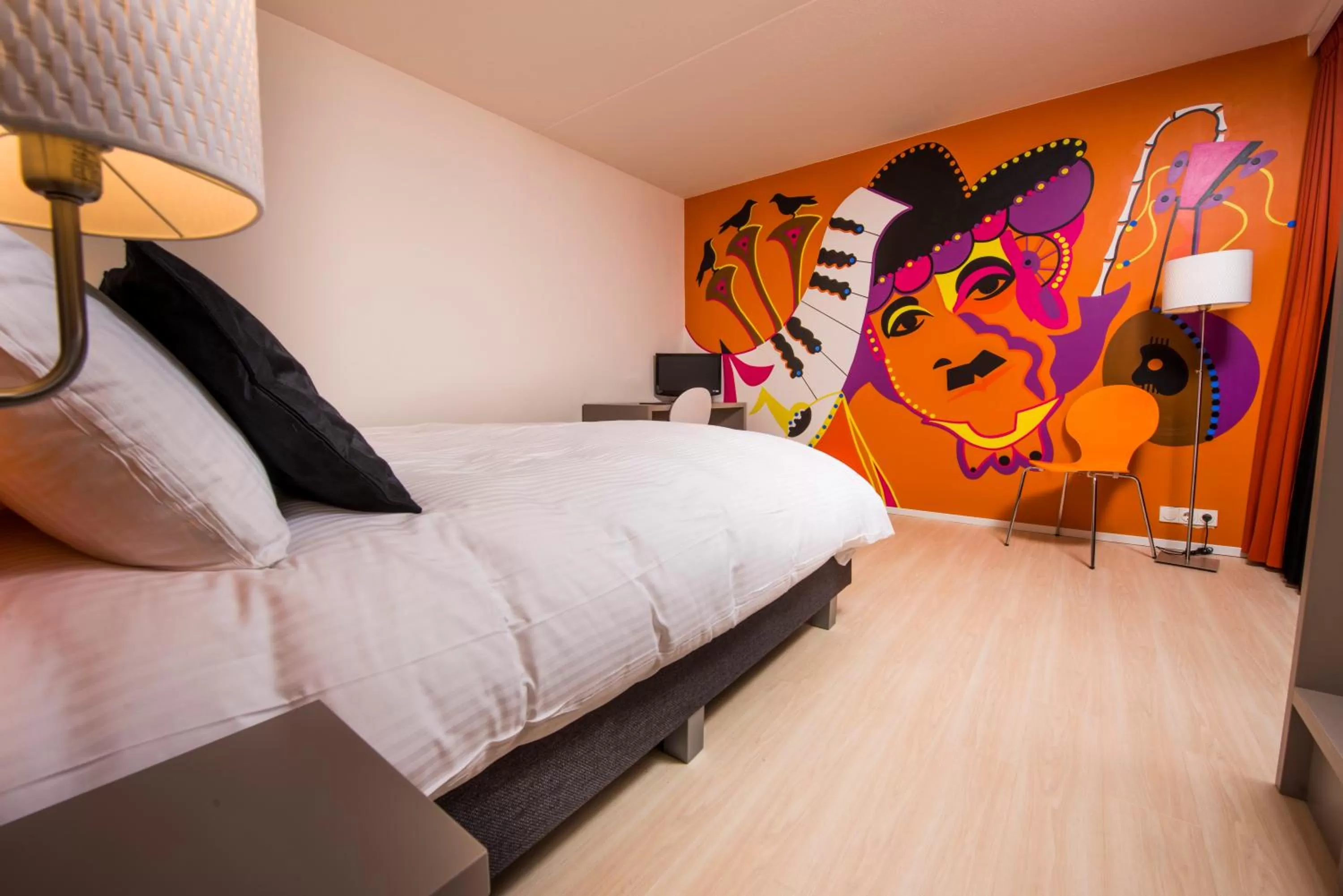 Photo of the whole room, Bed in Hotel ten Cate Emmen