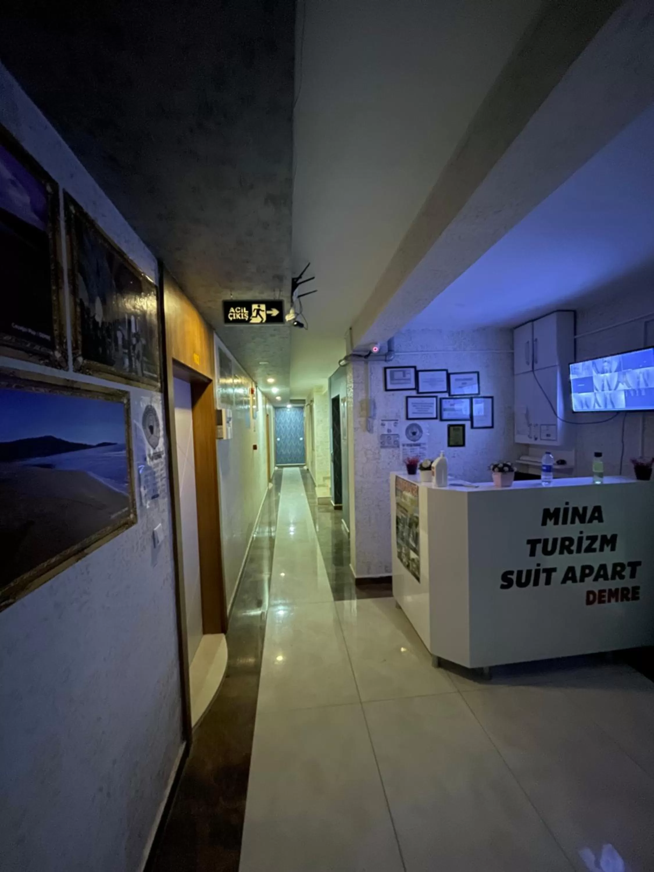 Lobby or reception in Mina Suit Apart