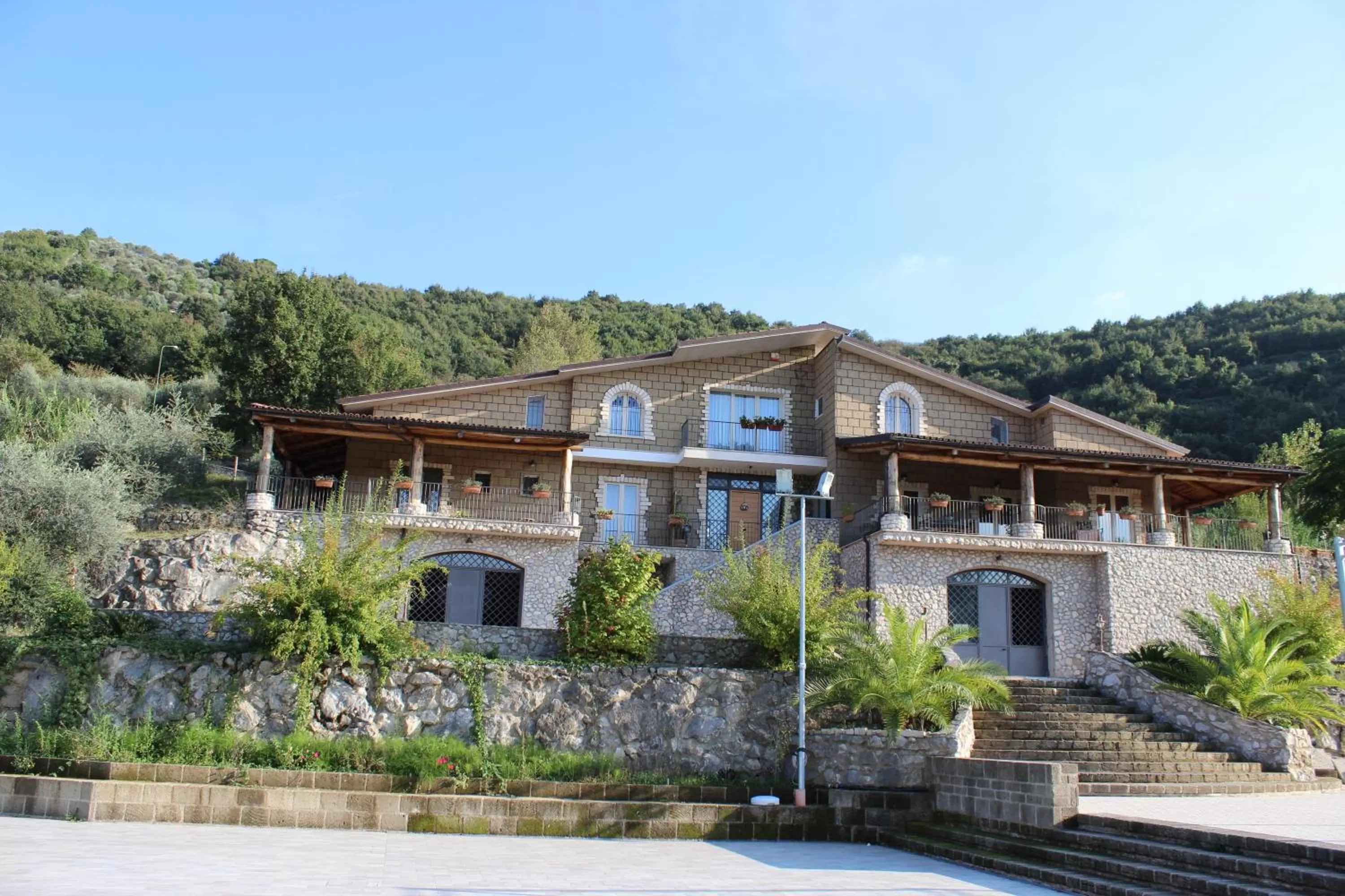 Property building in Le Rocce