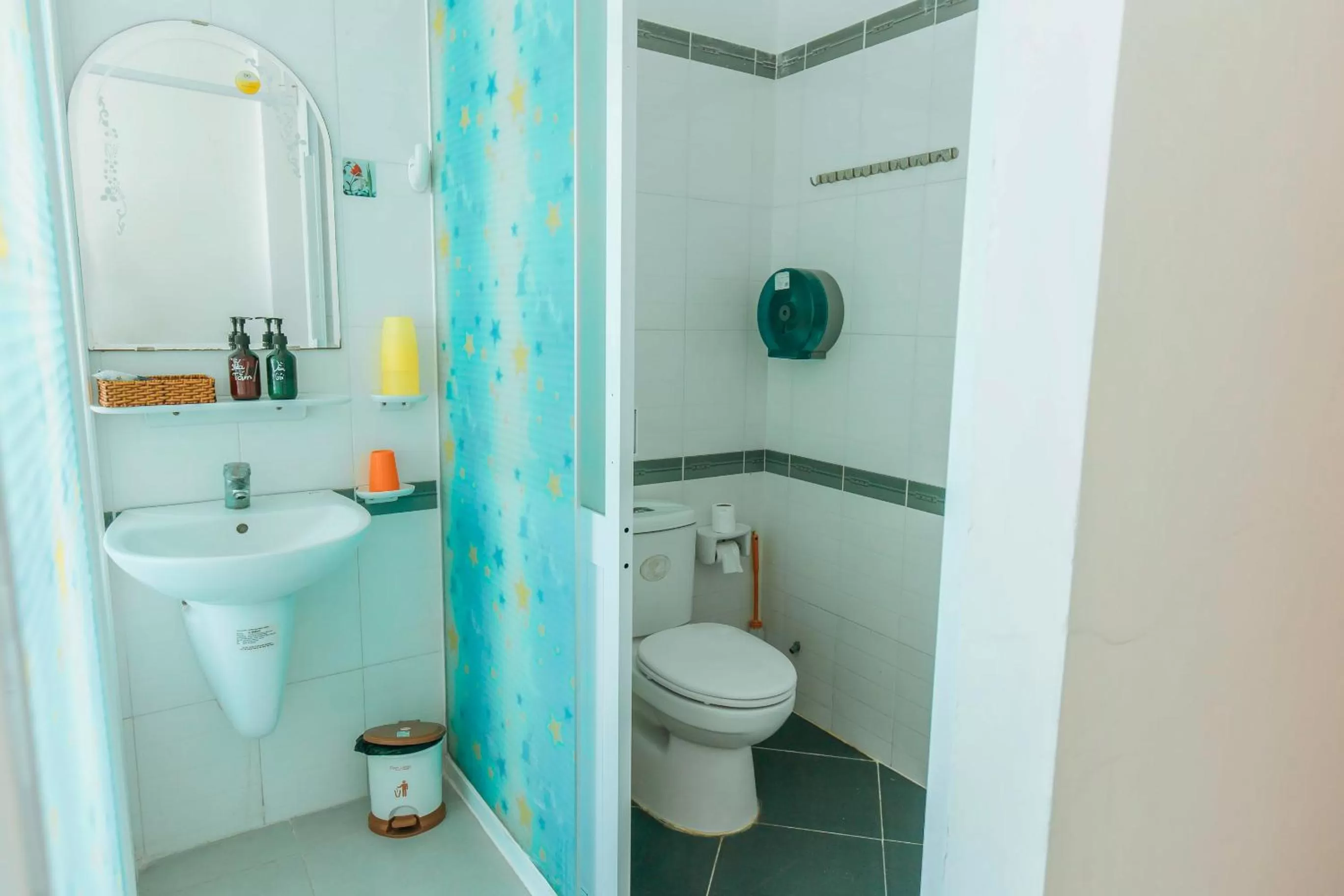 Shower in Phuoc Hai Hotel by The Moment