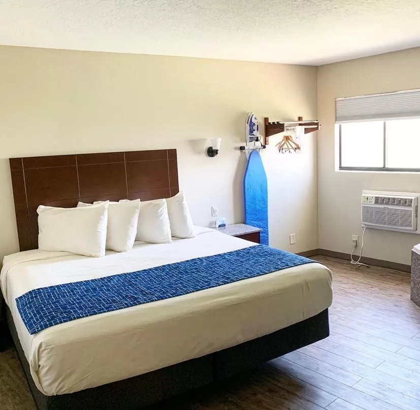 Bed in Travelodge by Wyndham Cedar City