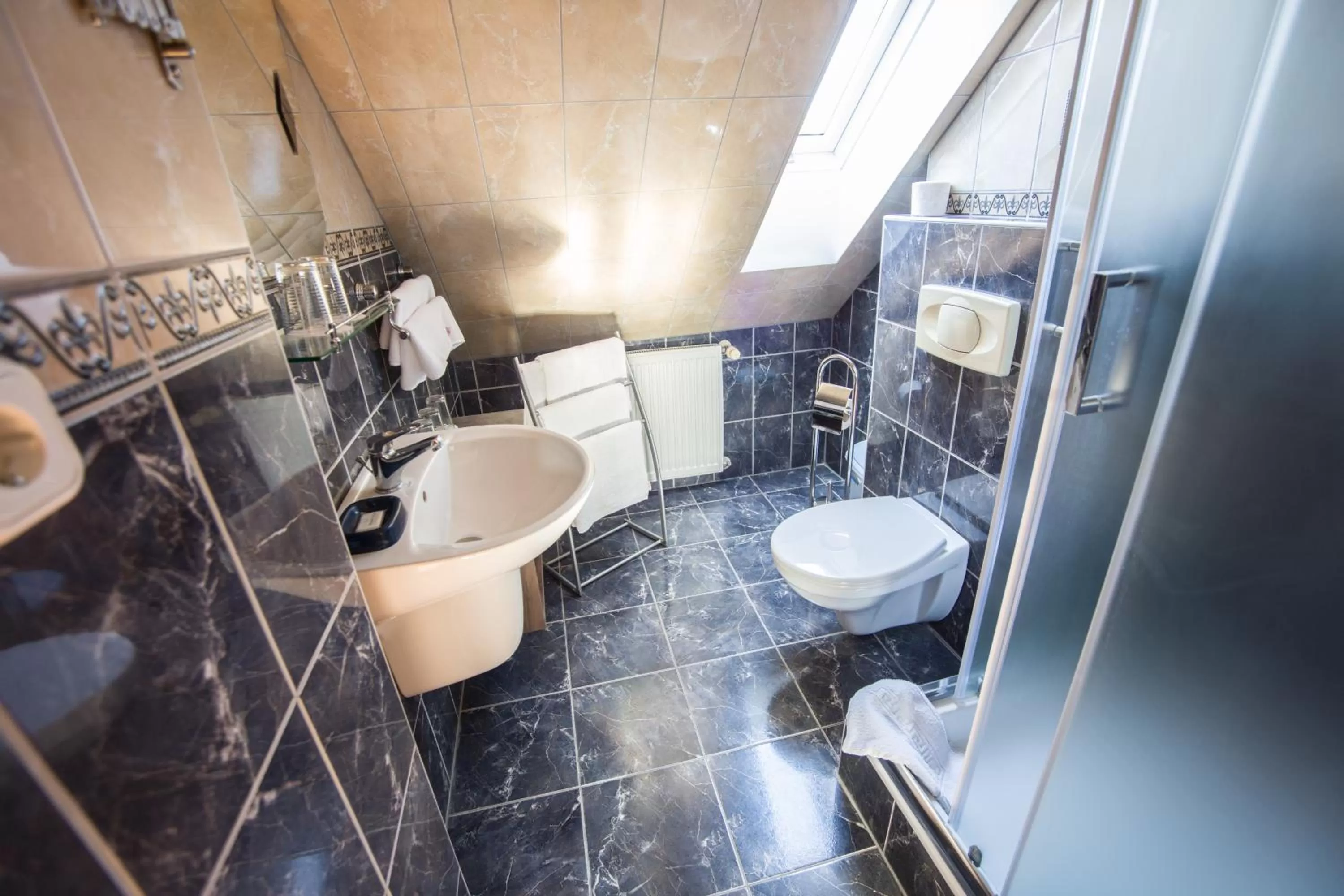 Bathroom in Hotel Viktória