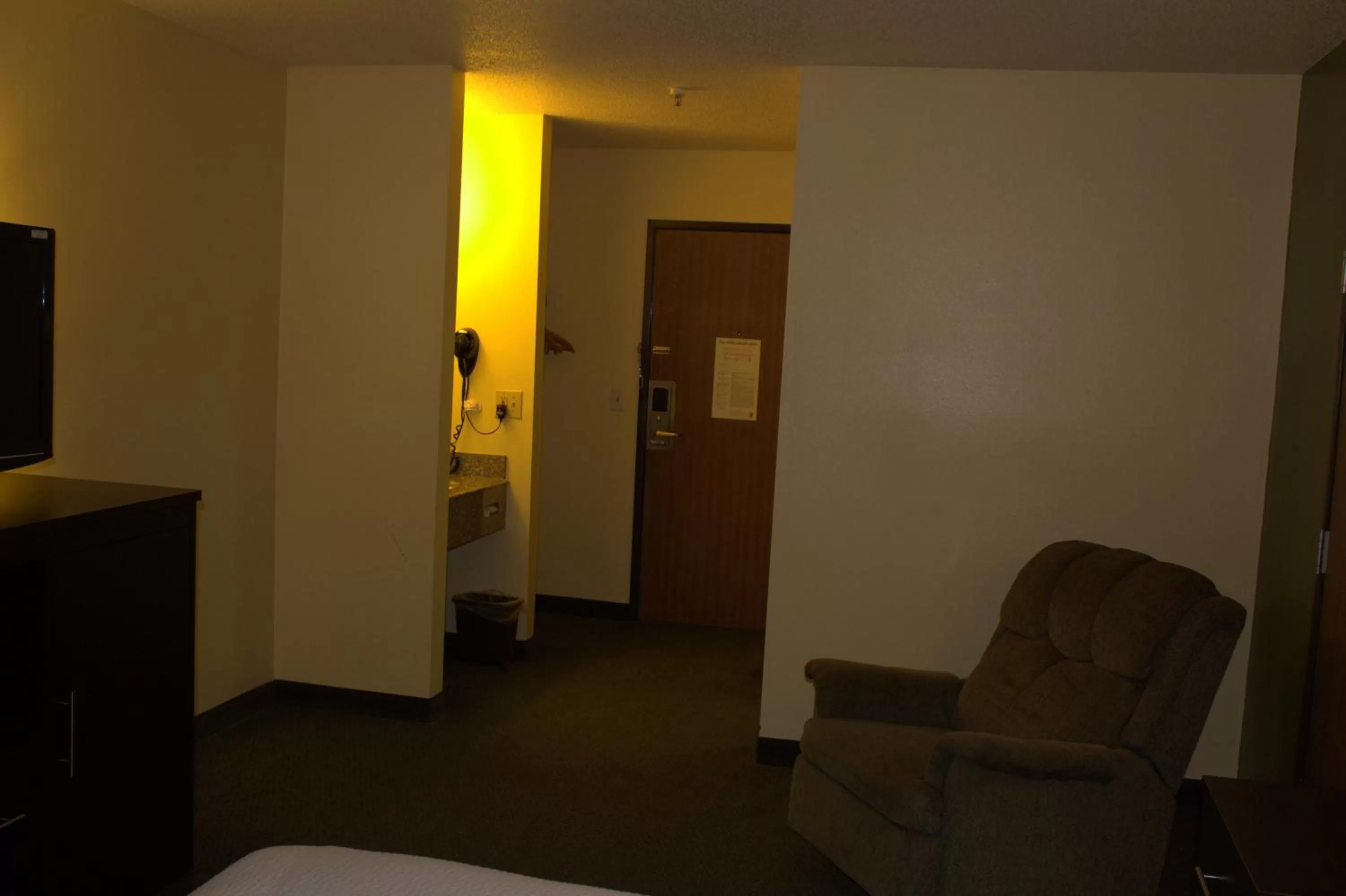 Super 8 by Wyndham Colby