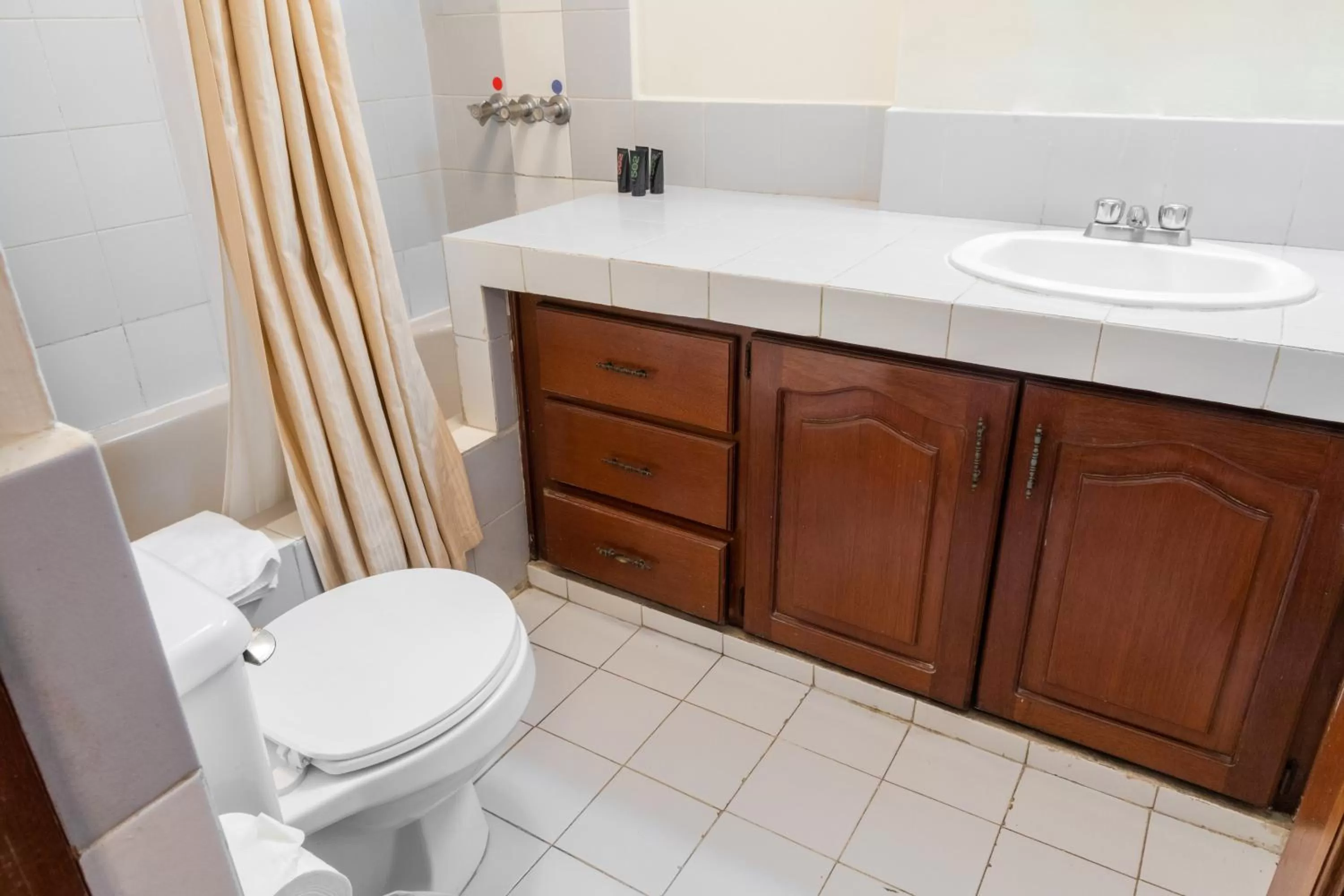 Bathroom in Hotel San Jorge by Porta Hotels